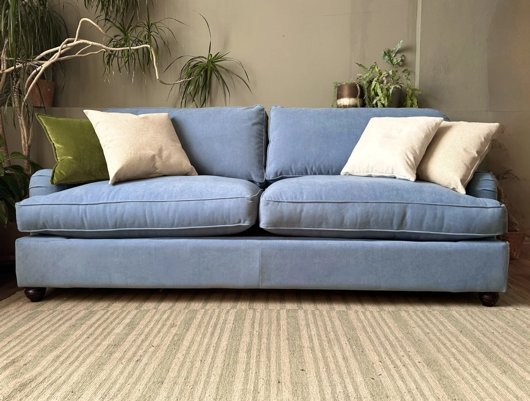 Willow & Hall, Downton Sofa Bed (RRP £2,005.00)