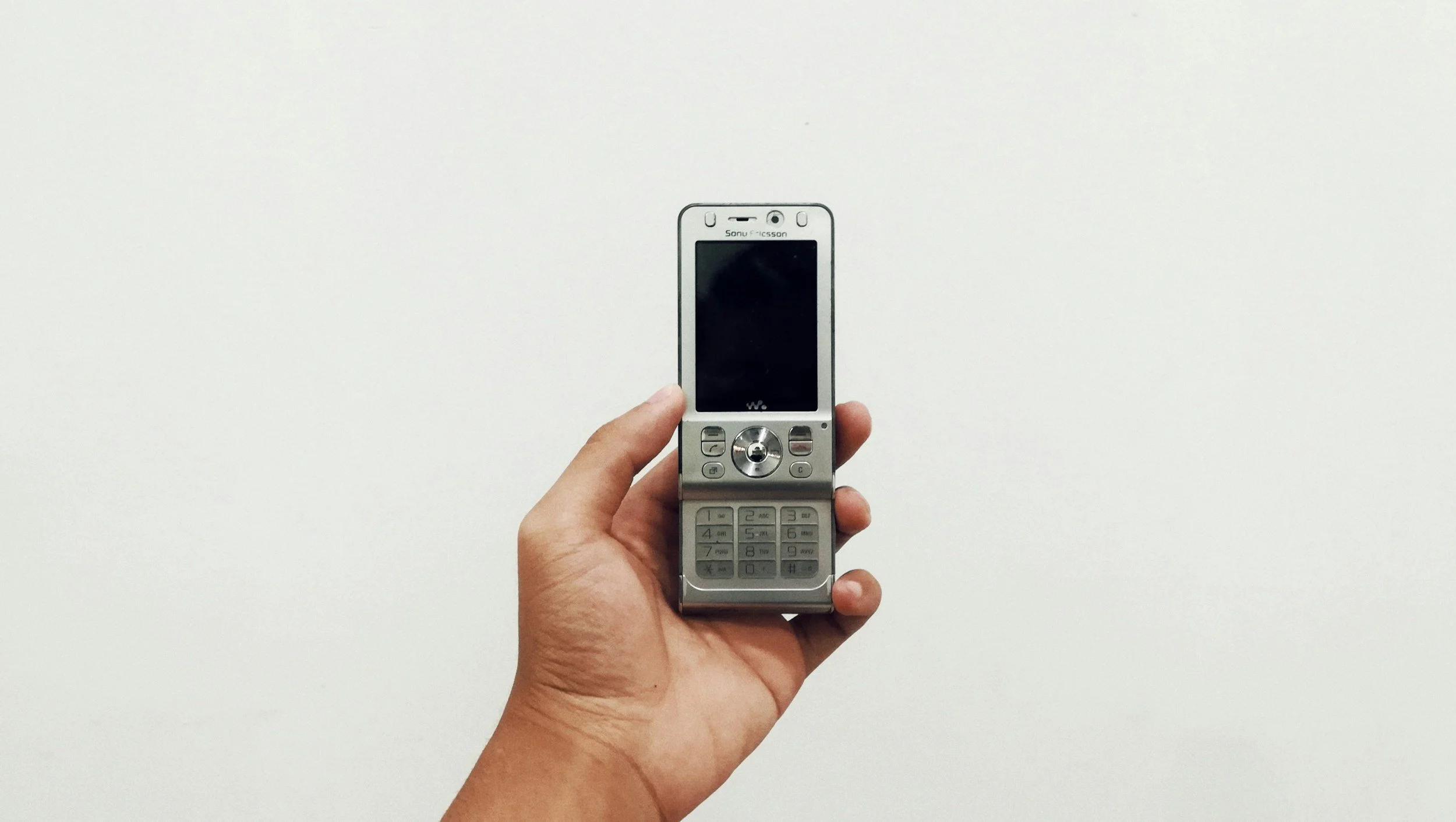 NPR: Overwhelmed by your smartphone? Try a boring phone