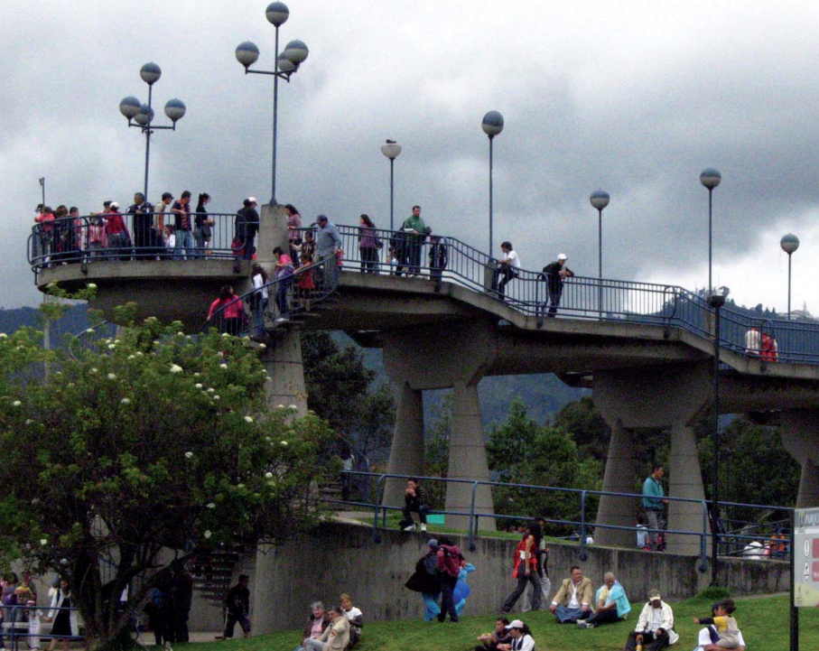 Obras en el Parque Metropolitano Simón Bolívar: Plaza Ceremonial, obras de paisajismo, fuente y lago