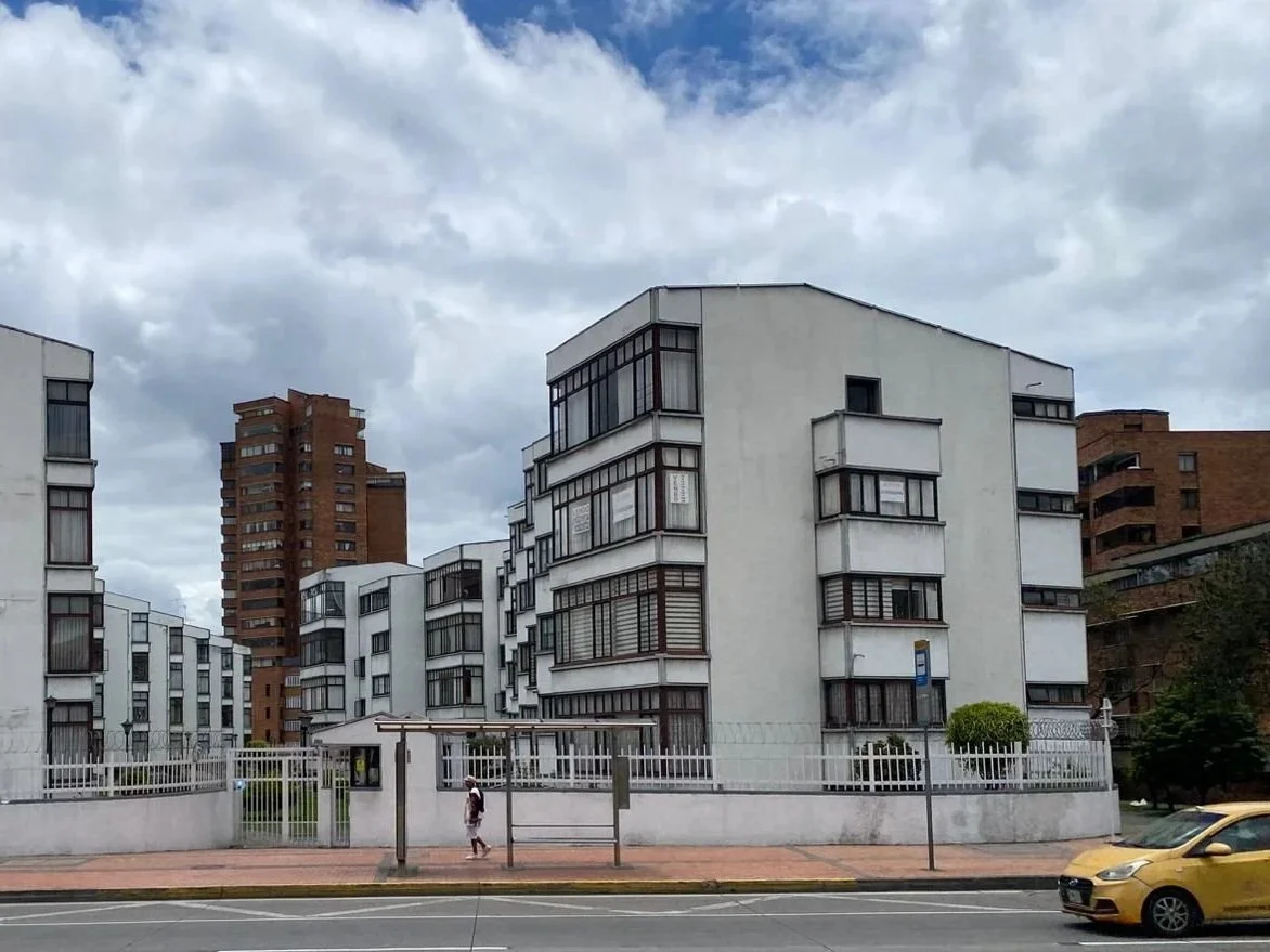 Recorridos a las obras de Arturo Robledo