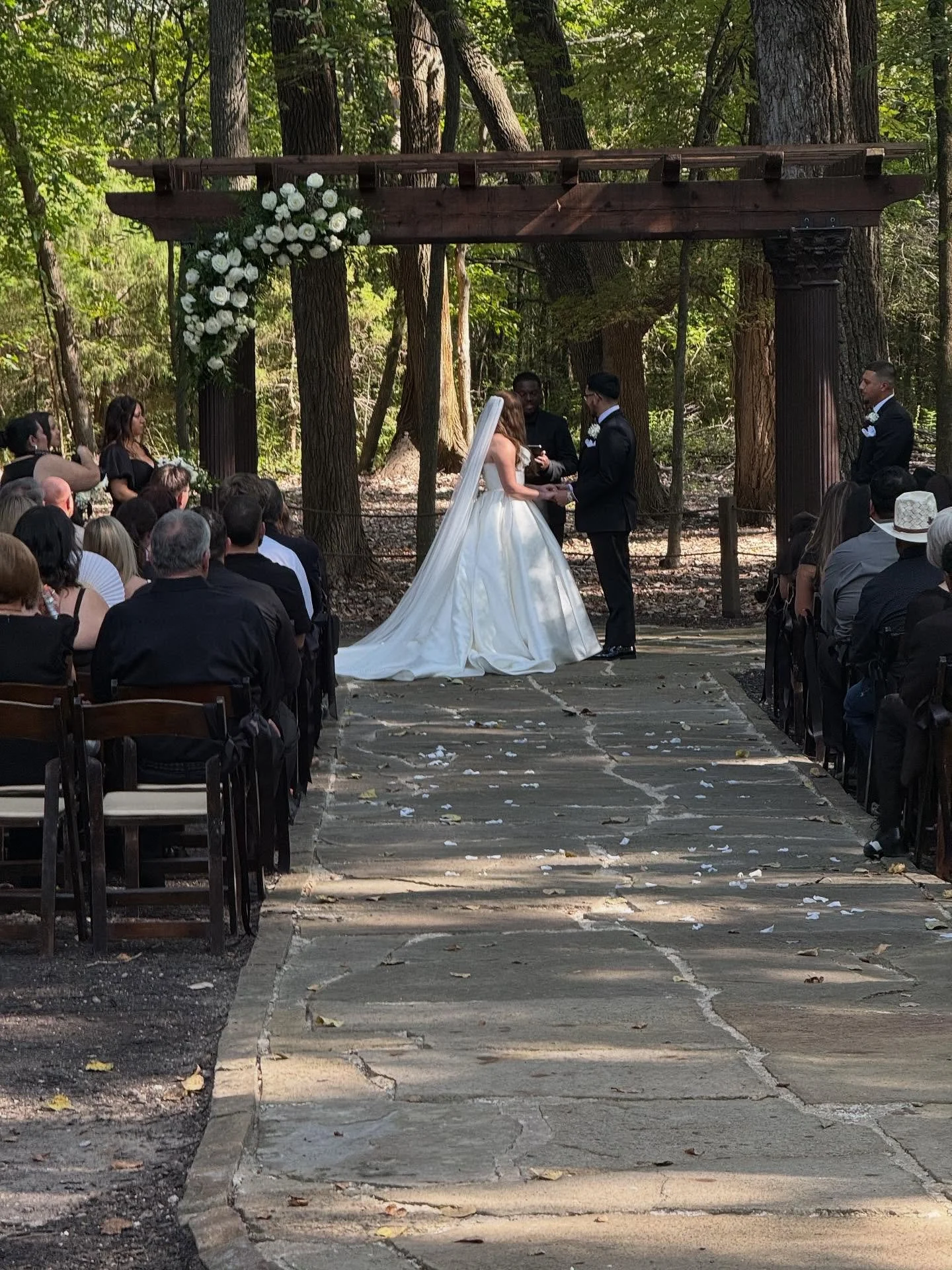 A few of today&rsquo;s beautiful moments 👰&zwj;♀️🤵💒

#vowsquad #weddingday #officiant #dfwweddings #txwedding #dfwweddingvendor #txweddingvendors