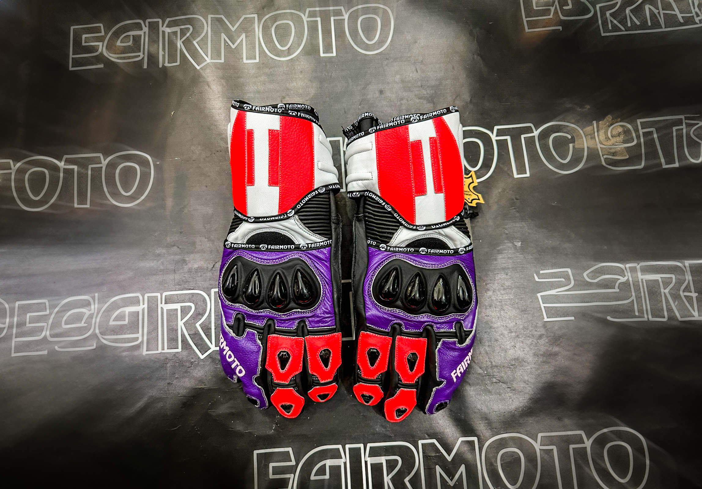 gloves.png