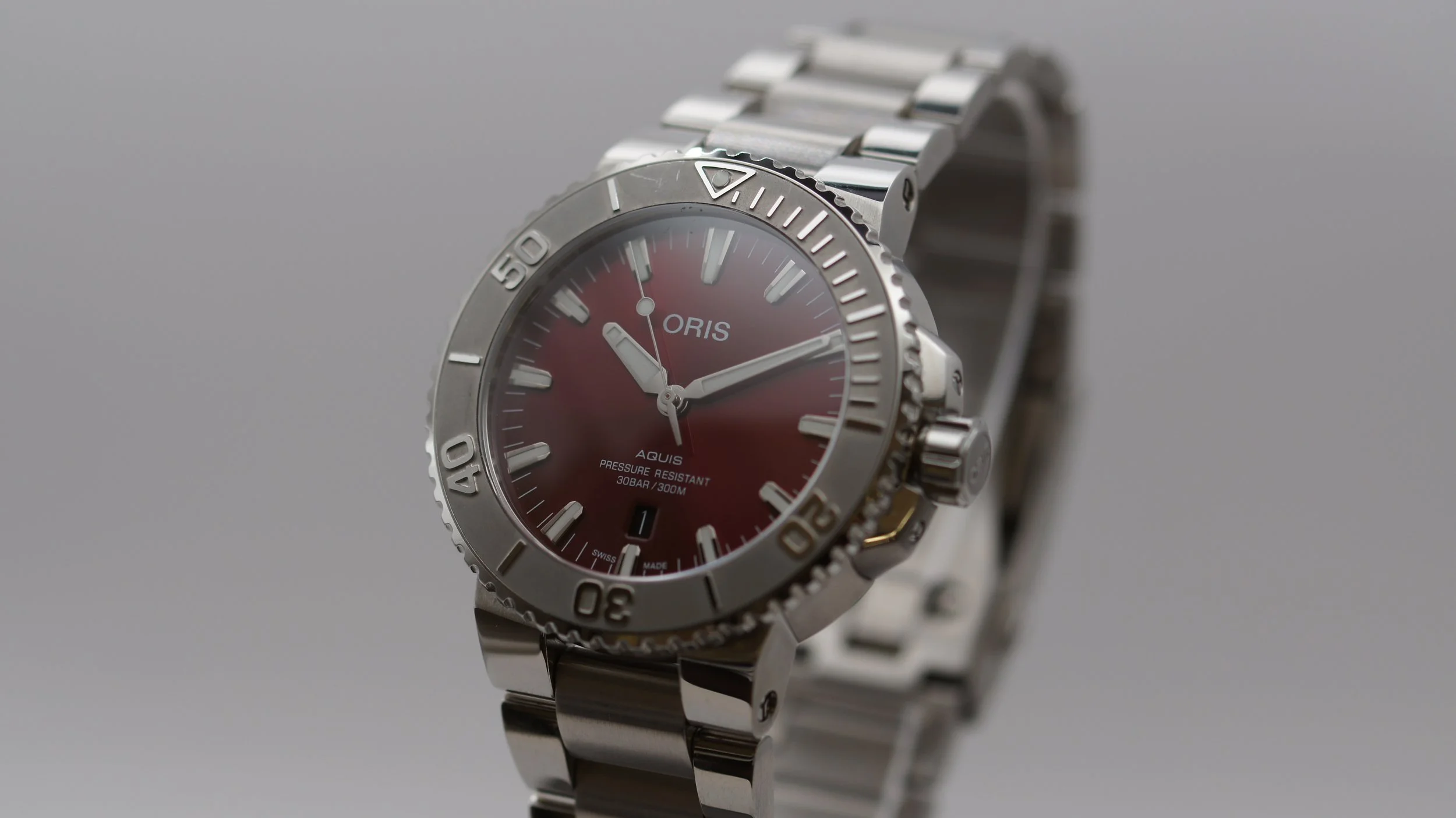 Oris Aquis Date Relief Cherry Automatic