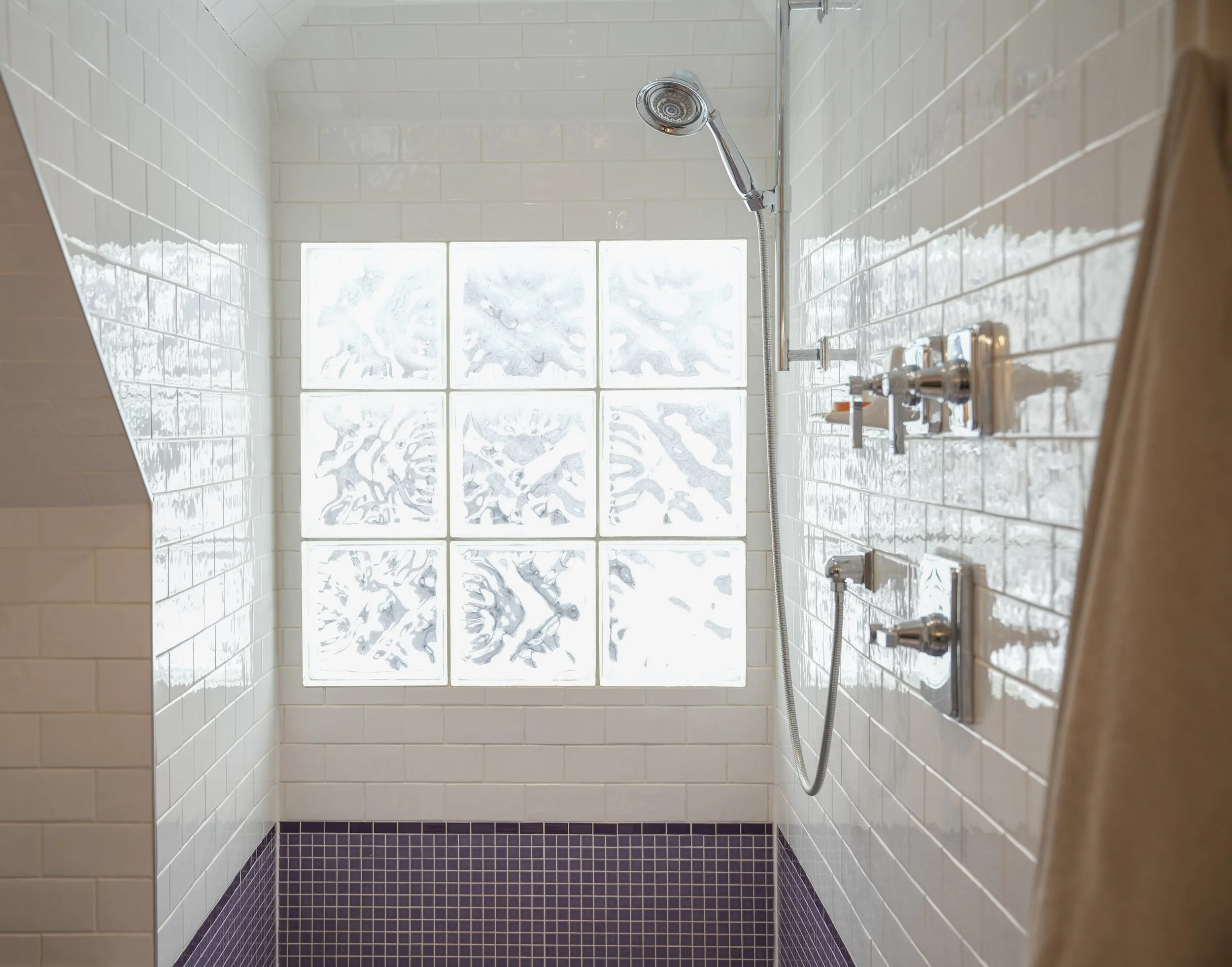 bensbathroomlist.com