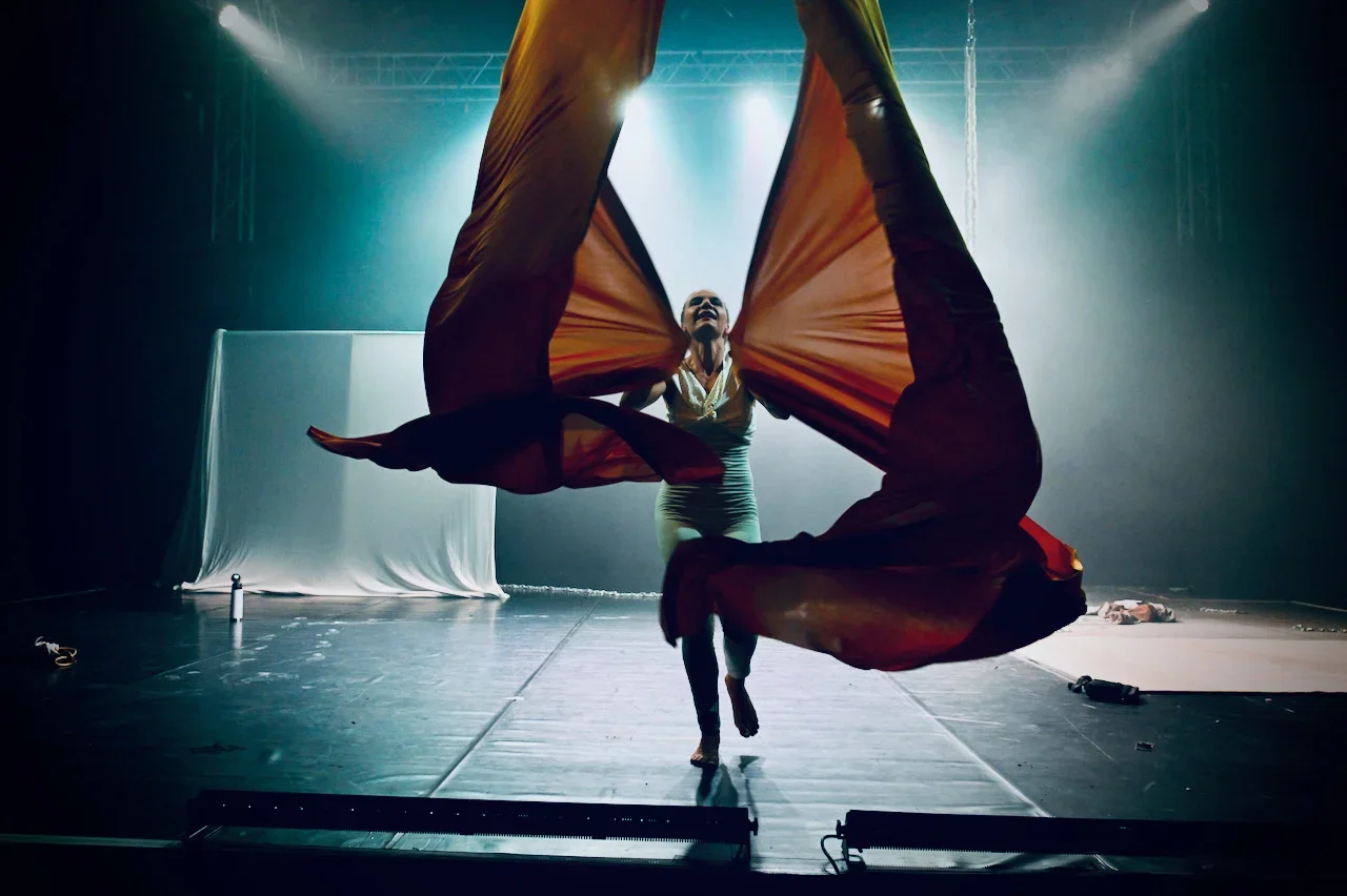 Hledala jsem styčné body mezi kariérou v&nbsp;byznysu, strip clubu nebo ezo komunitě