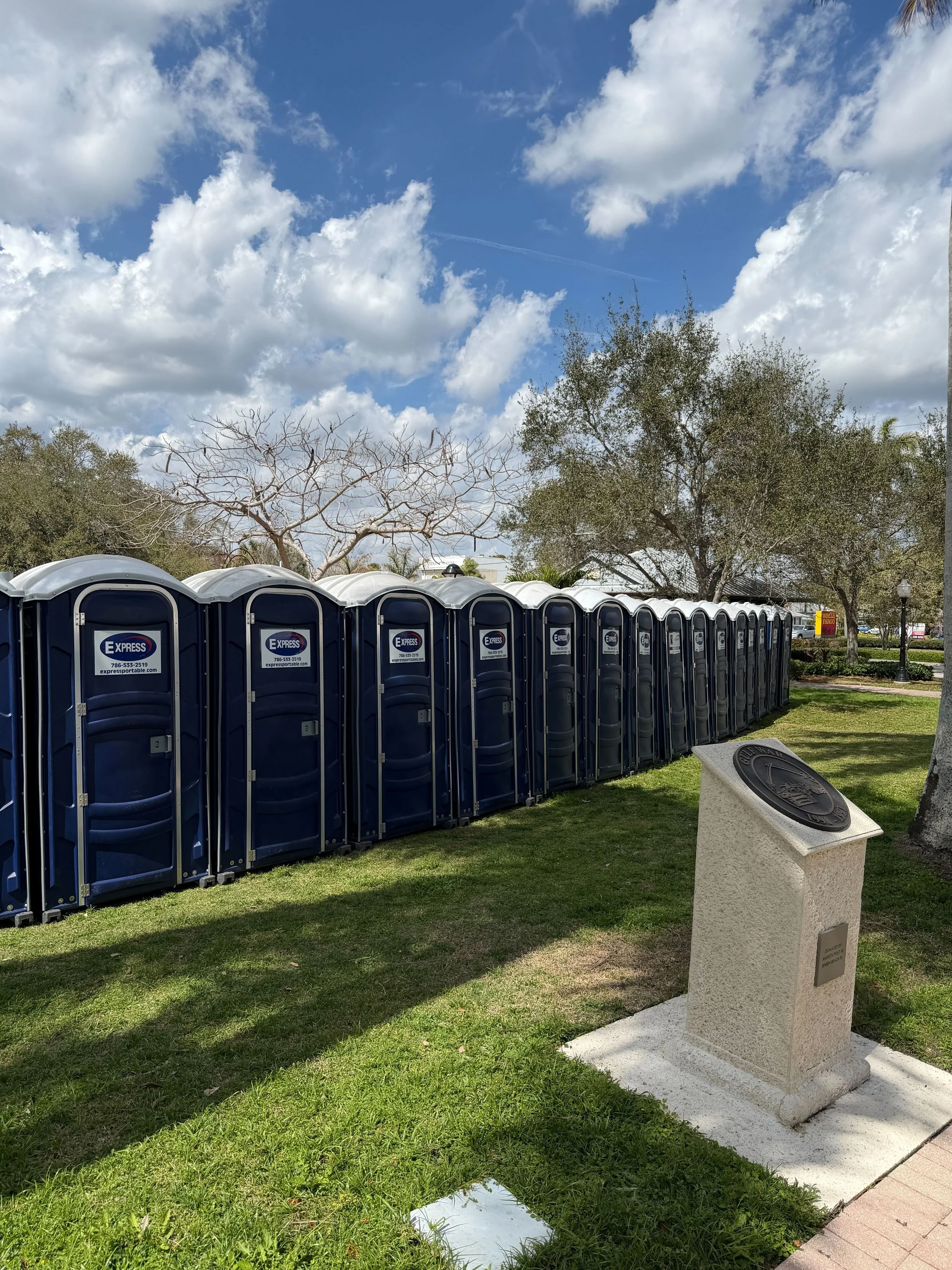 Professional Portable Bathrooms in Miami, FL| Express Portable