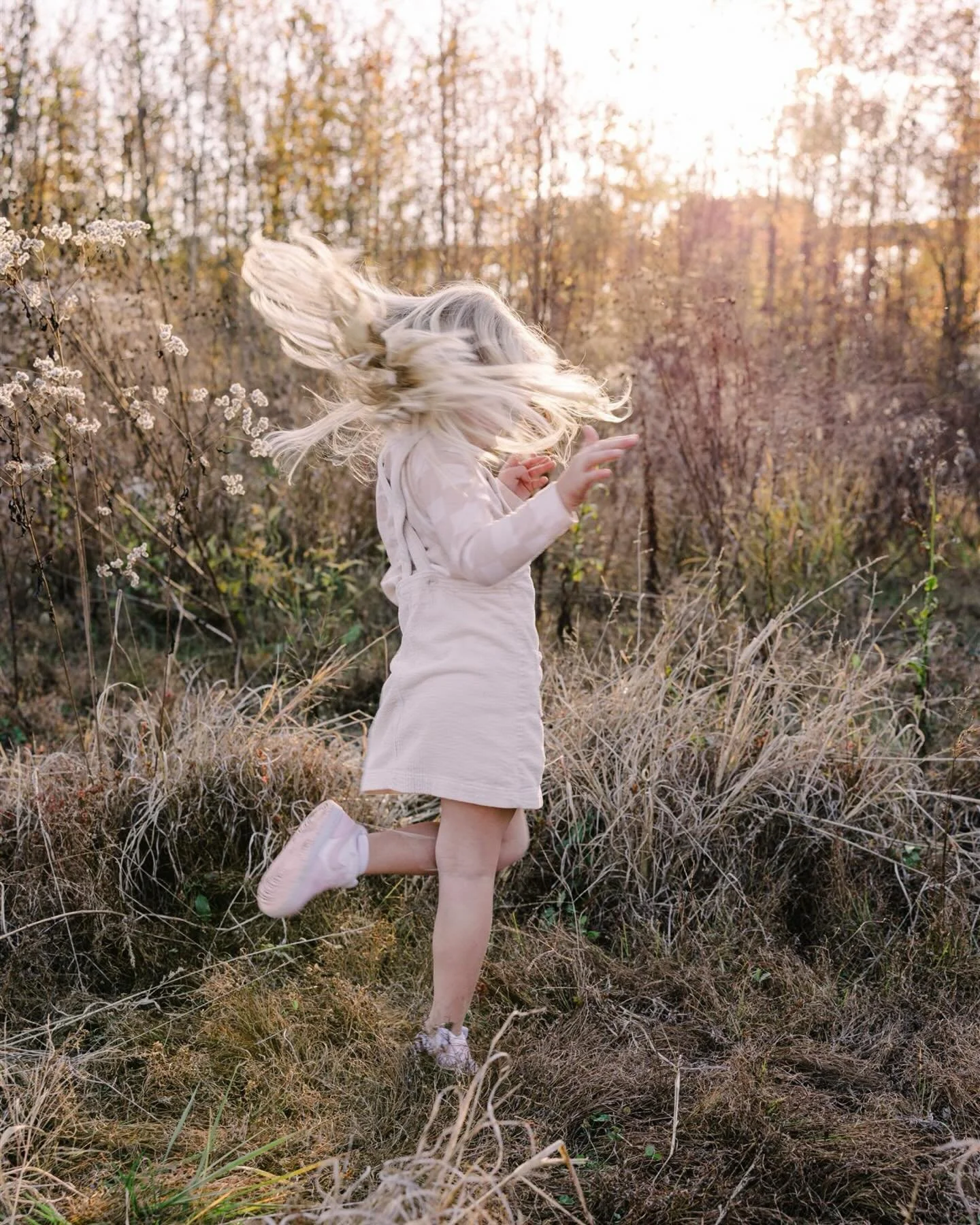 Loved capturing these little moments with these family friends! Most of the time my favorite pictures are the ones the happen spontaneously - they can&rsquo;t be posed or planned. It just has to unfold in the moment. I think that&rsquo;s why I get so