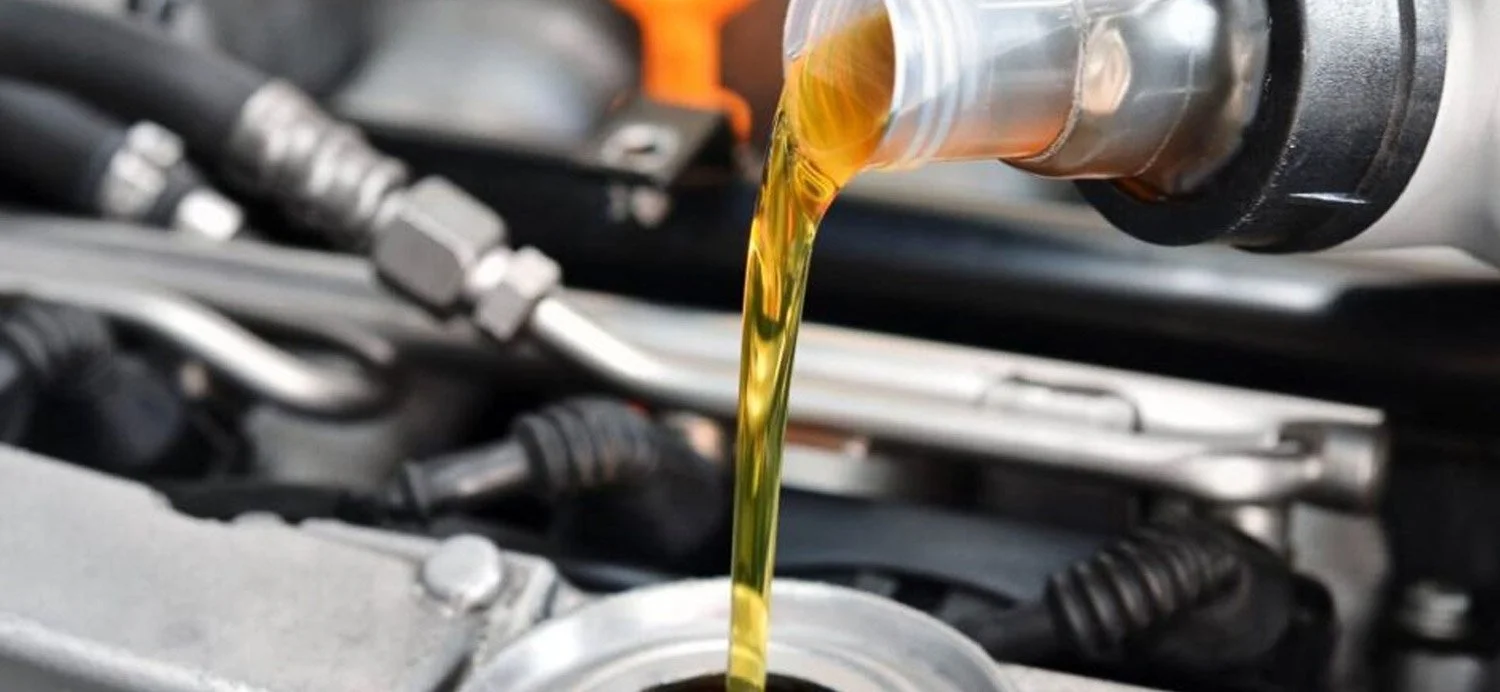 Zamena ulja i filtera: osnovni servis koji produžava život vašeg motora