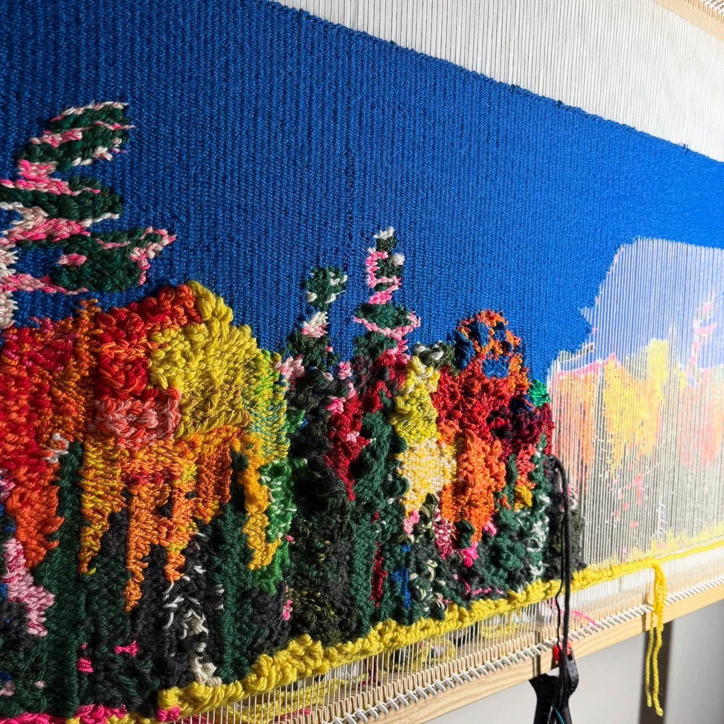 Getting there on the last piece of the puzzle! #tapestry #weaving #fiberarts #crafts #fall #fallleaves #nature #handmade #wool #landscape #trees #canadianlandscape #fiberartscommunity #canadianart #kimcolthurstfiberartist @kimdorland