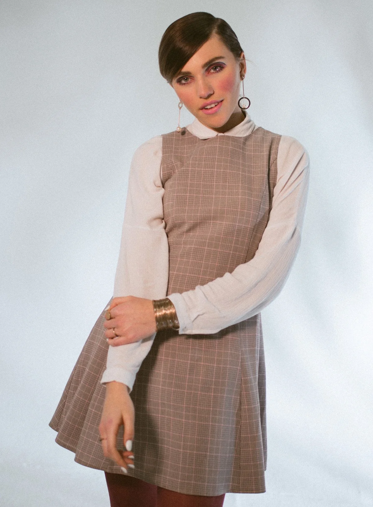 editorial-twiggy-inspired-1960s-makeup