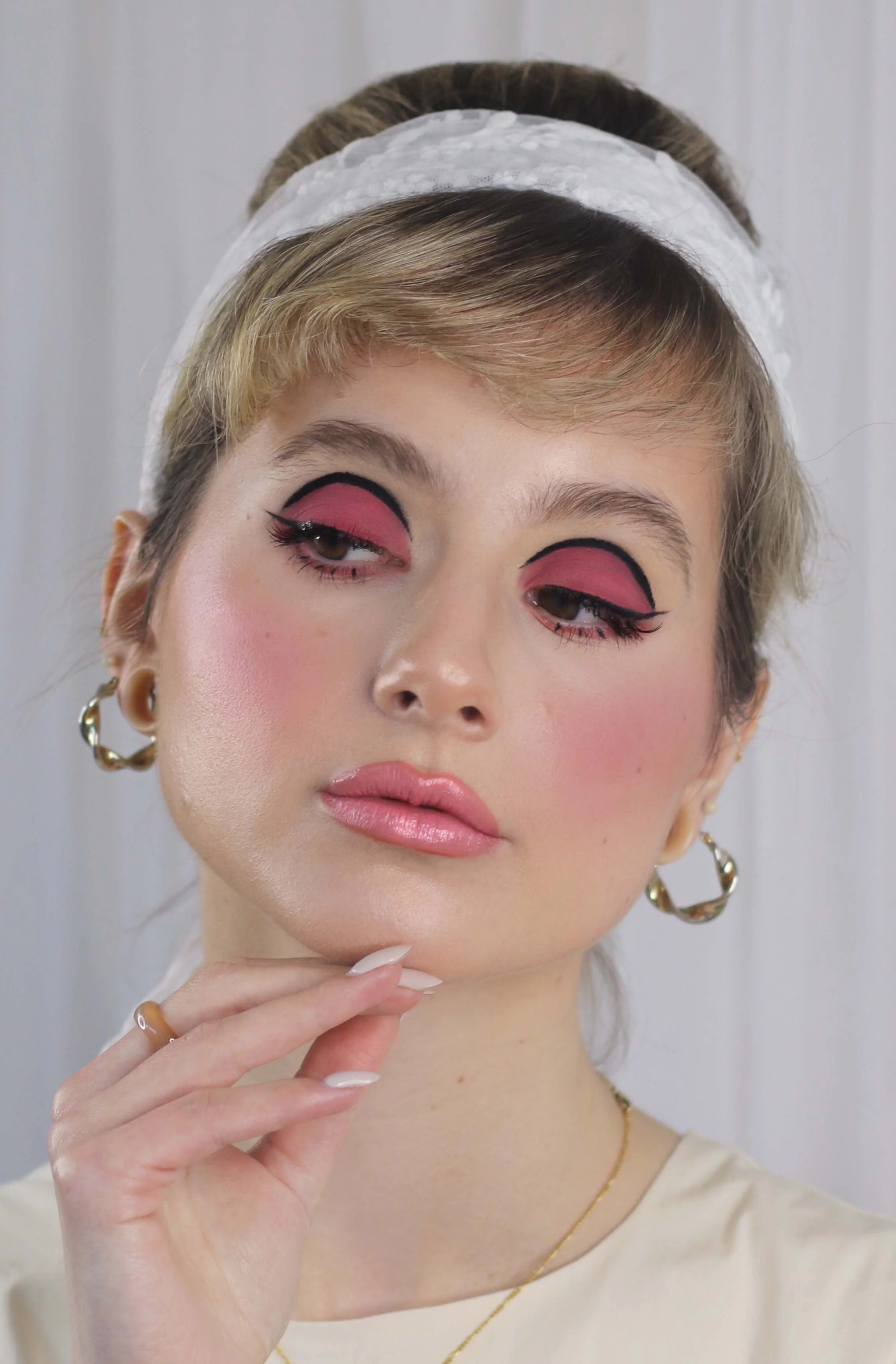 vintage 1960s pink romantic twiggy bridal makeup by London makeup artist Molly dickson