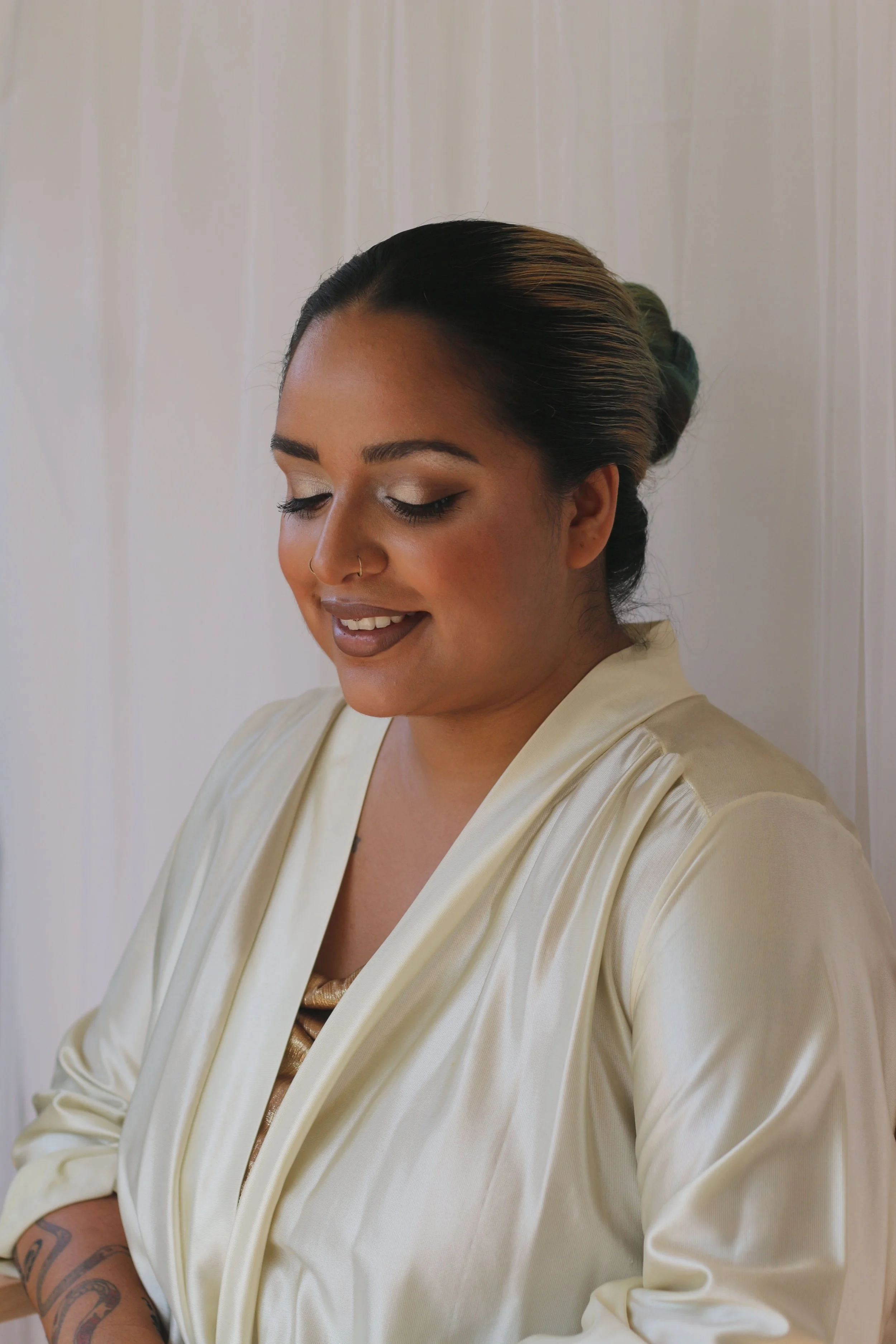 timeless-autumnal-soft-glam-bridal-makeup