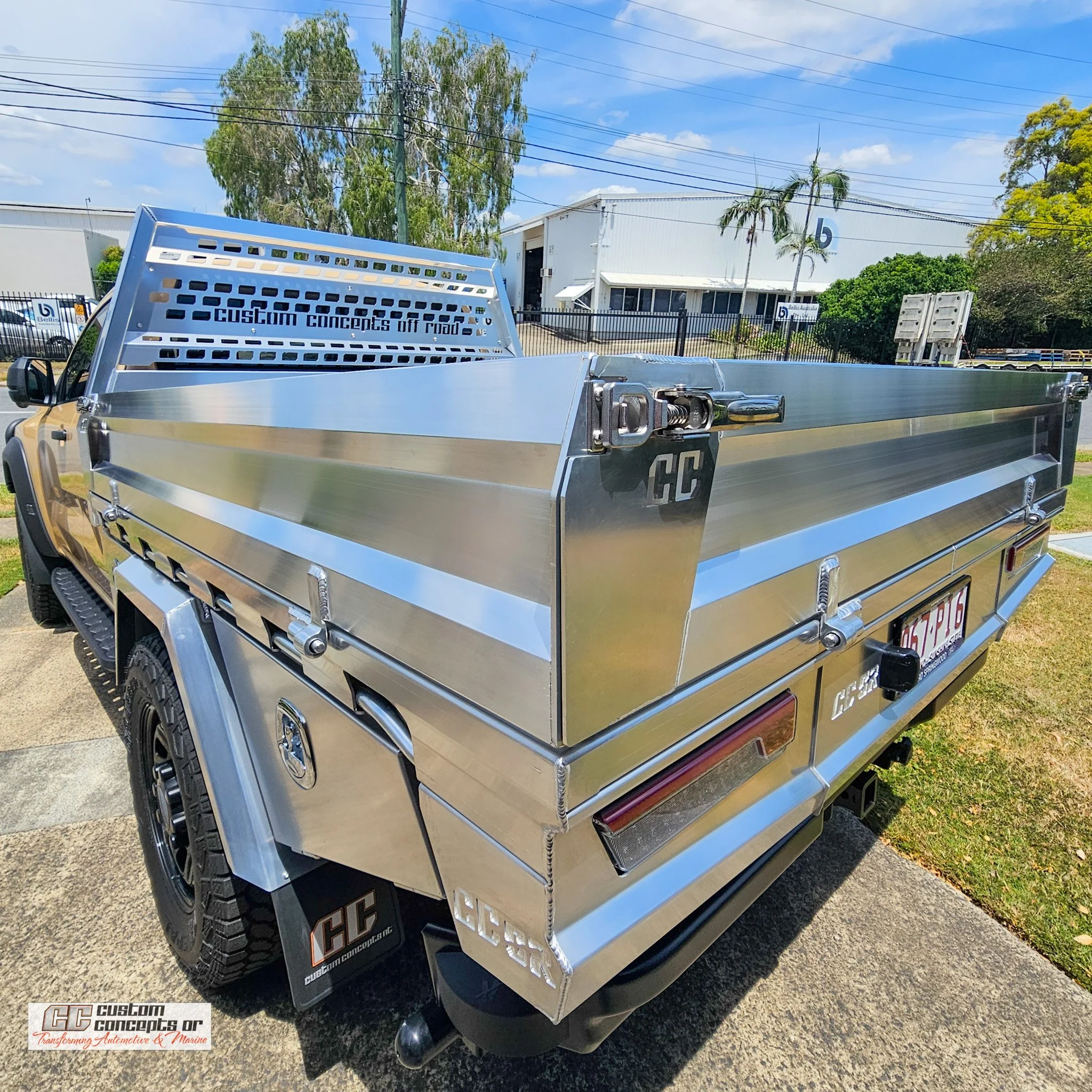 Super Duty Space Cab Tradie Tray with under tray boxes 3.jpg