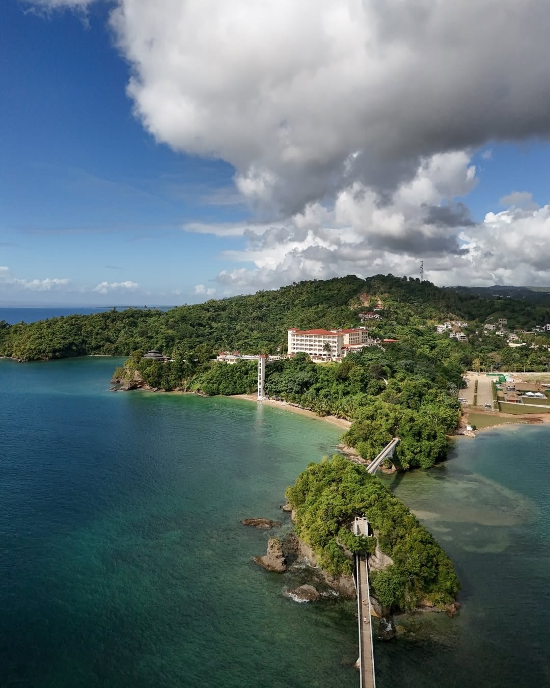 Repost from @turismord 

Les merveilles de Saman&aacute; ne sont d&eacute;sormais qu&rsquo;&agrave; 9 heures et demie d&rsquo;Orly ! ✈️ Gr&acirc;ce &agrave; @aircaraibes, le paradis dominicain est plus proche que jamais🌴☀️🌺
___

&iexcl;Las maravill