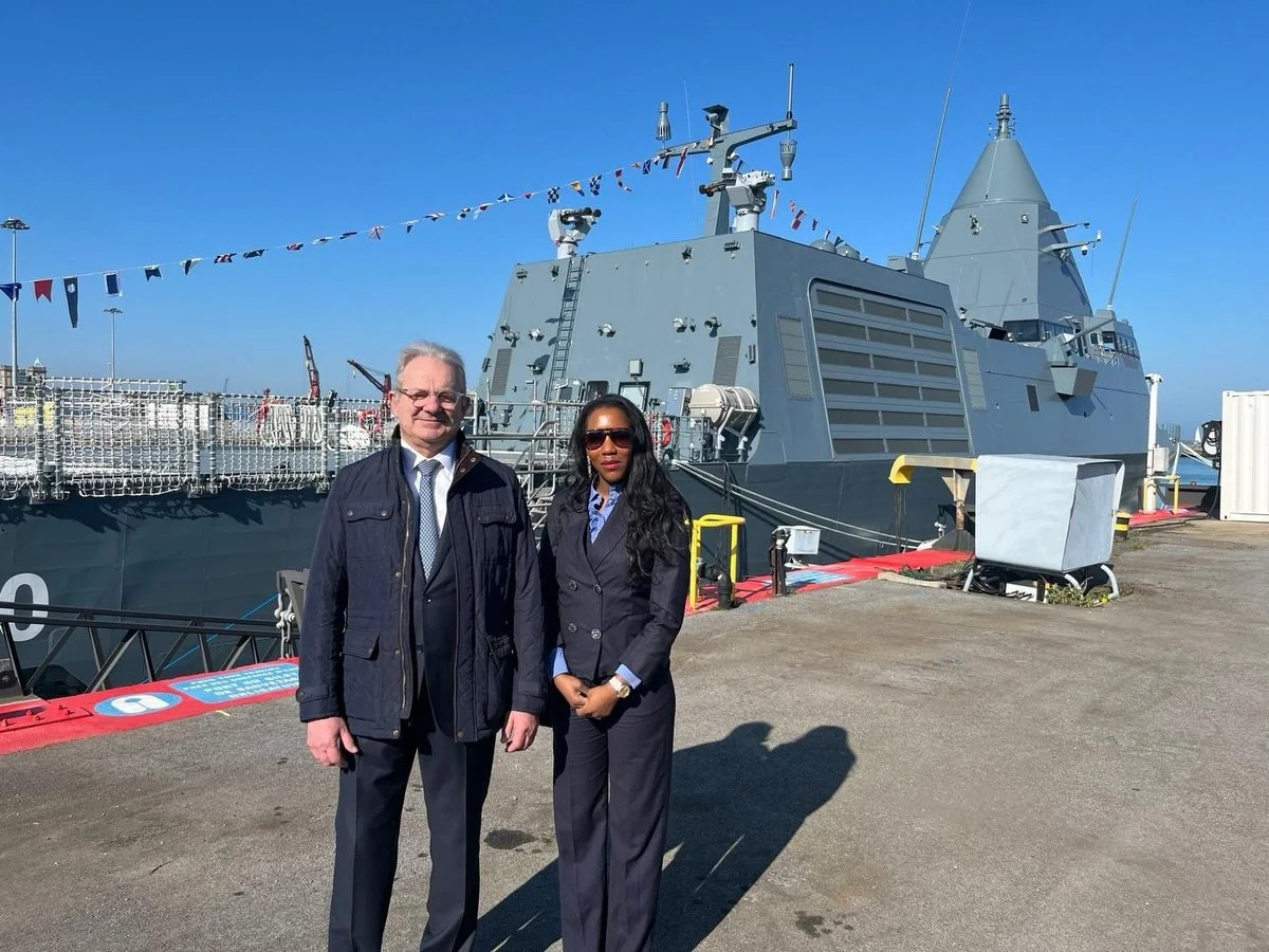 La Ministre conseill&egrave;re Berioska Morrison &eacute;tait pr&eacute;sente &agrave; Cherbourg dans les chantiers navals de Constructions M&eacute;caniques de Normandie (CMN Naval), t&eacute;moignage du savoir-faire industriel fran&ccedil;ais et de