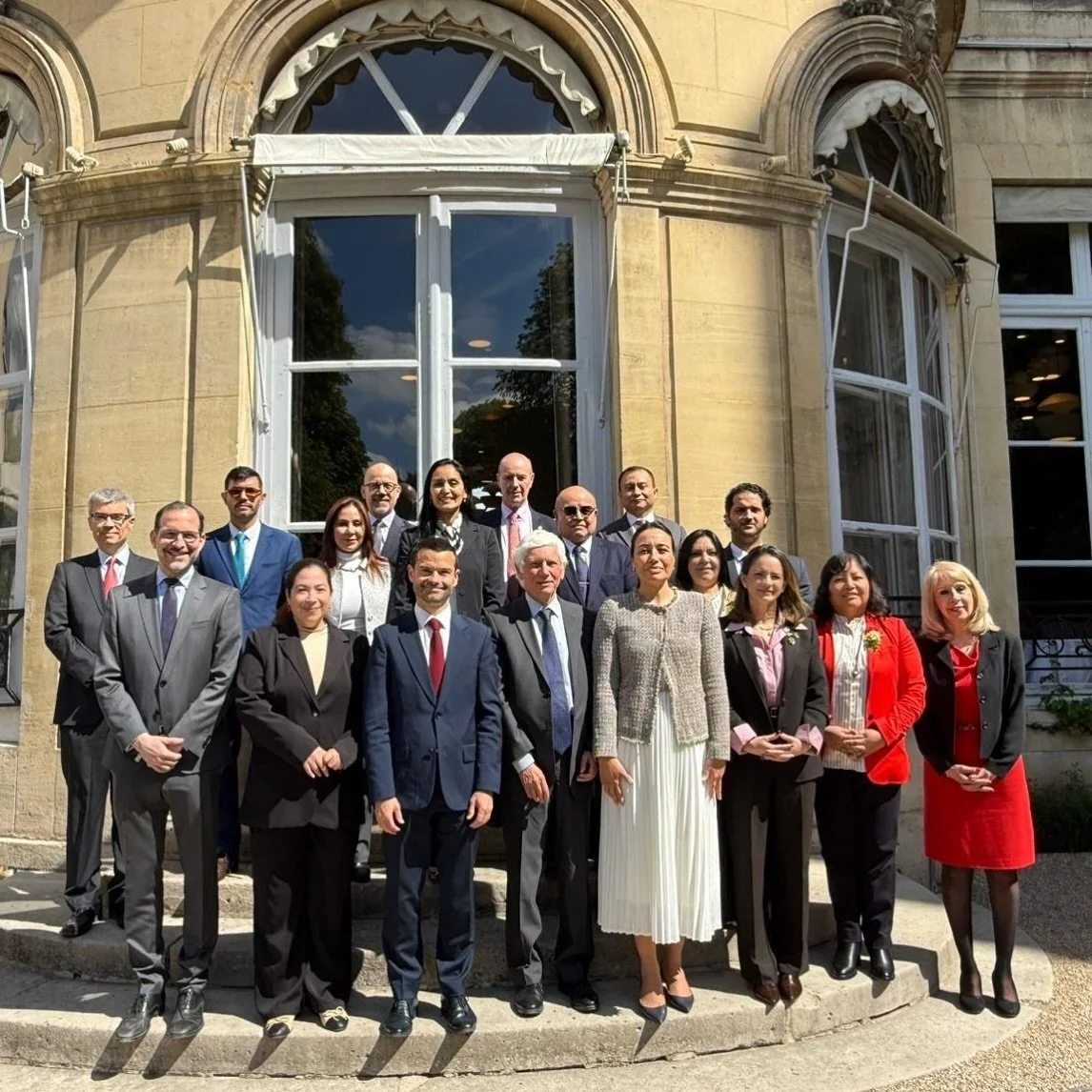 Aujourd'hui, l'ambassadeur David Puig a particip&eacute; au d&eacute;jeuner du Groupe des ambassadeurs d'Am&eacute;rique latine (GALA), organis&eacute; dans le cadre de la pr&eacute;sidence pro tempore du Salvador. J&eacute;r&eacute;mie Pellet, direc