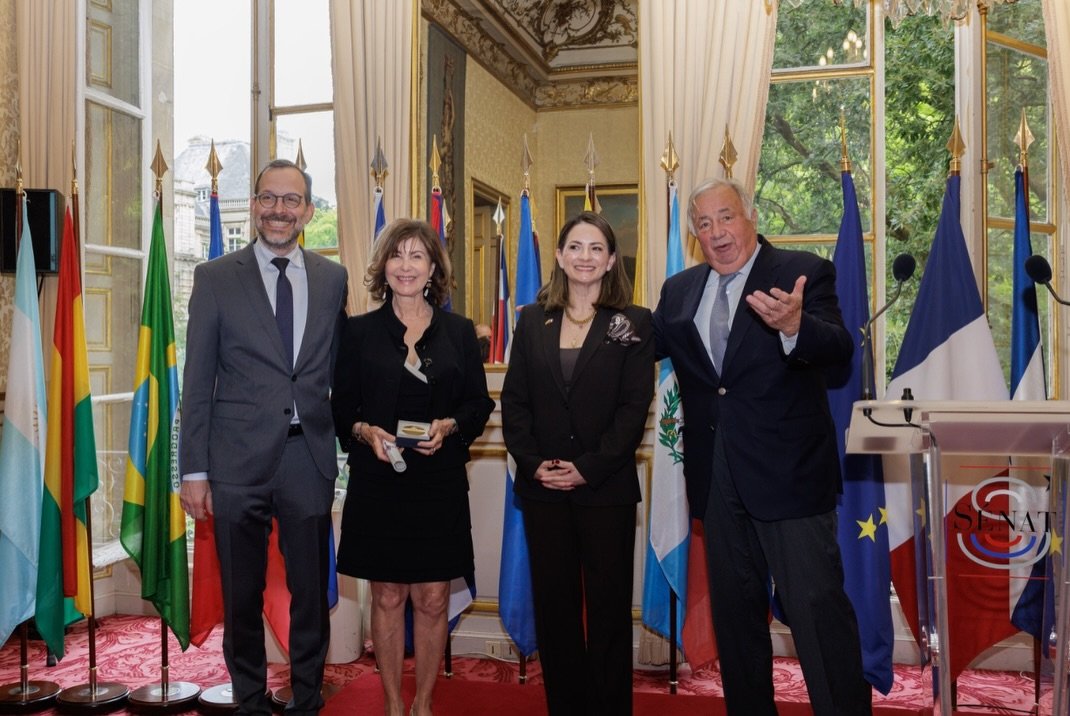 Nous adressons nos f&eacute;licitations &agrave; Mme Josefina &Aacute;lvarez, distingu&eacute;e par le S&eacute;nat de la R&eacute;publique fran&ccedil;aise dans le cadre des Semaines de l&rsquo;Am&eacute;rique latine et des Cara&iuml;bes 2026, en re