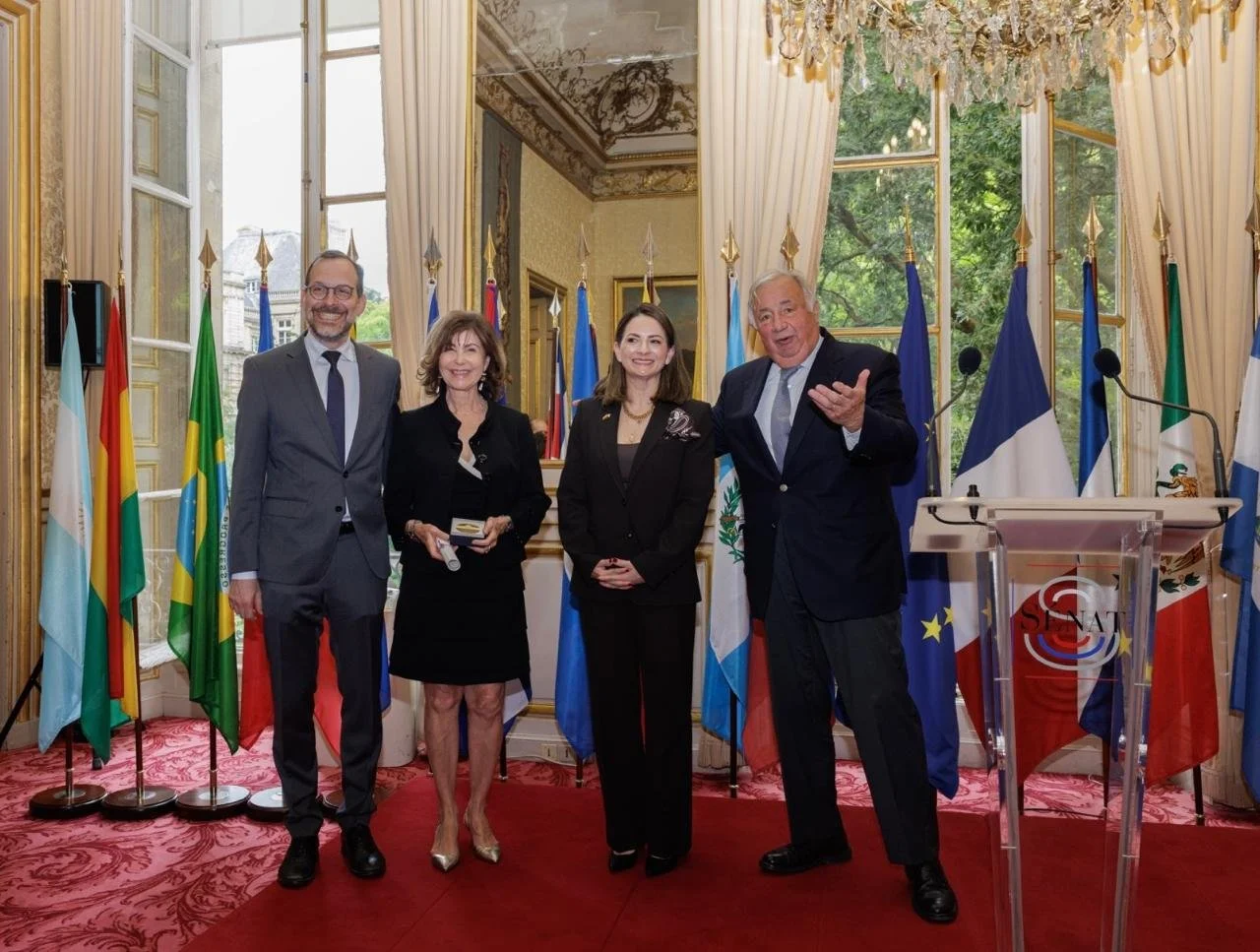 Le Sénat français rend hommage à Mme Josefina Álvarez