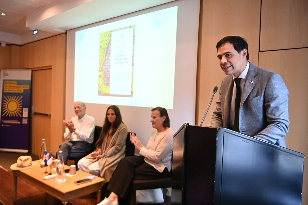 Dans le cadre des activit&eacute;s de la XIIIe &eacute;dition des Semaines de l&rsquo;Am&eacute;rique latine et des Cara&iuml;bes, l&rsquo;ambassade a organis&eacute; la table ronde &laquo; &Eacute;crire la R&eacute;publique dominicaine &raquo;, un e