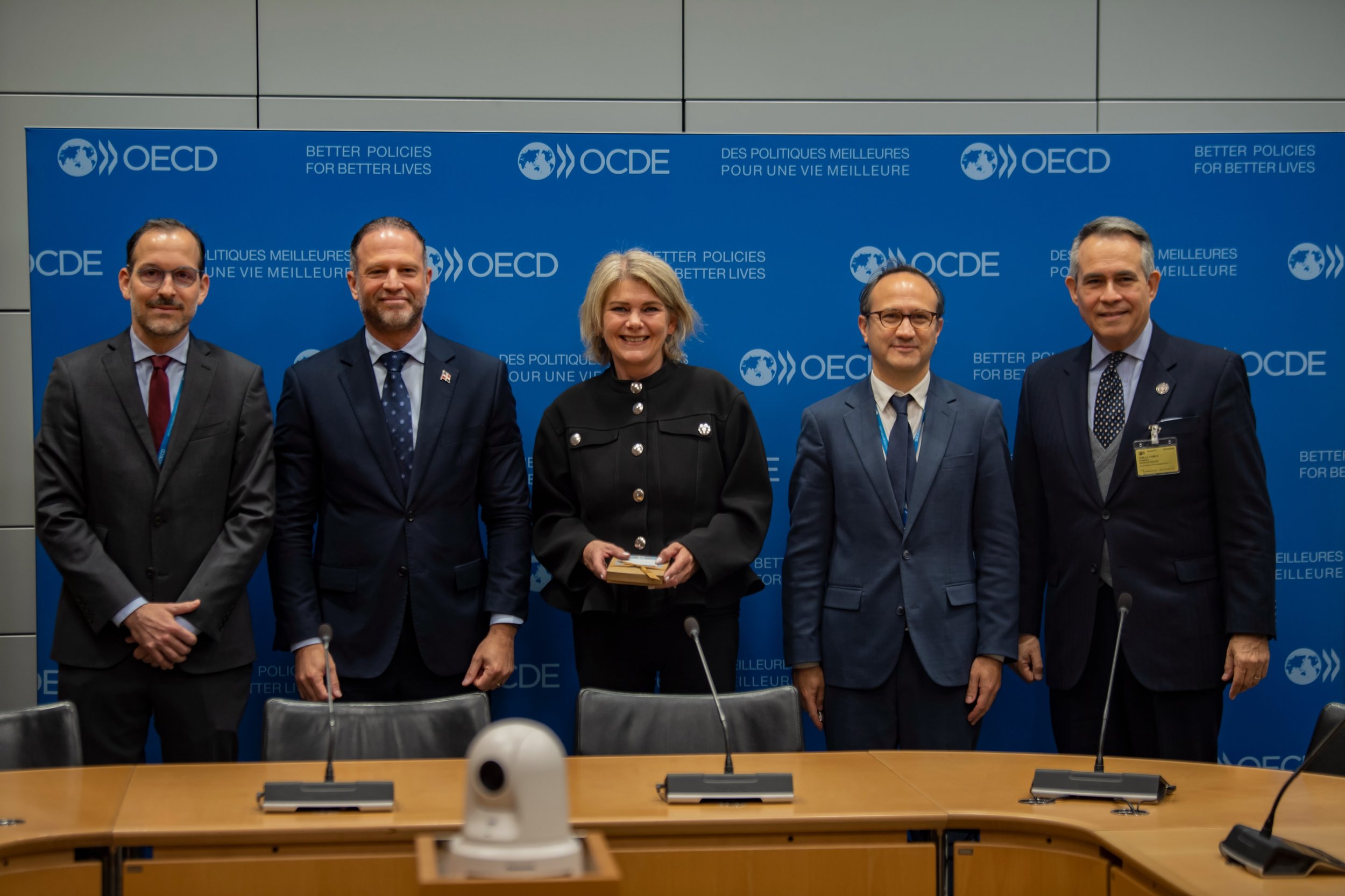 🇩🇴🇫🇷 En el marco de la Semana Dominicana en Francia 2026, representantes del Gobierno, el sector privado y parlamentarios dominicanos participaron en una jornada de di&aacute;logo en la OCDE, fortaleciendo la cooperaci&oacute;n y explorando nueva
