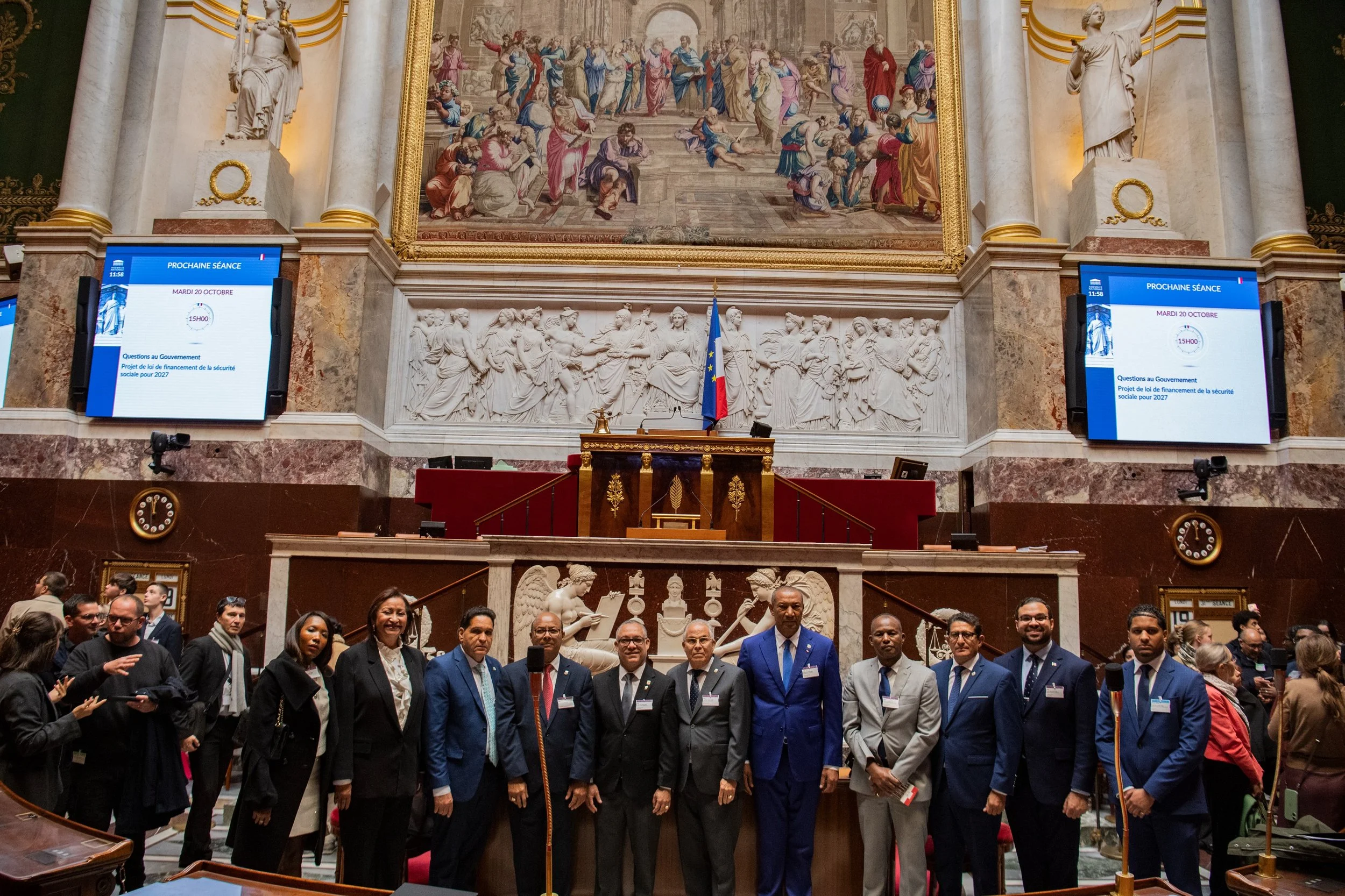 🇩🇴🇫🇷 Rep&uacute;blica Dominicana y Francia fortalecen sus v&iacute;nculos parlamentarios

En el marco de la Semana Dominicana en Francia, una delegaci&oacute;n de diputados dominicanos visit&oacute; la Asamblea Nacional y el Senado franc&eacute;s
