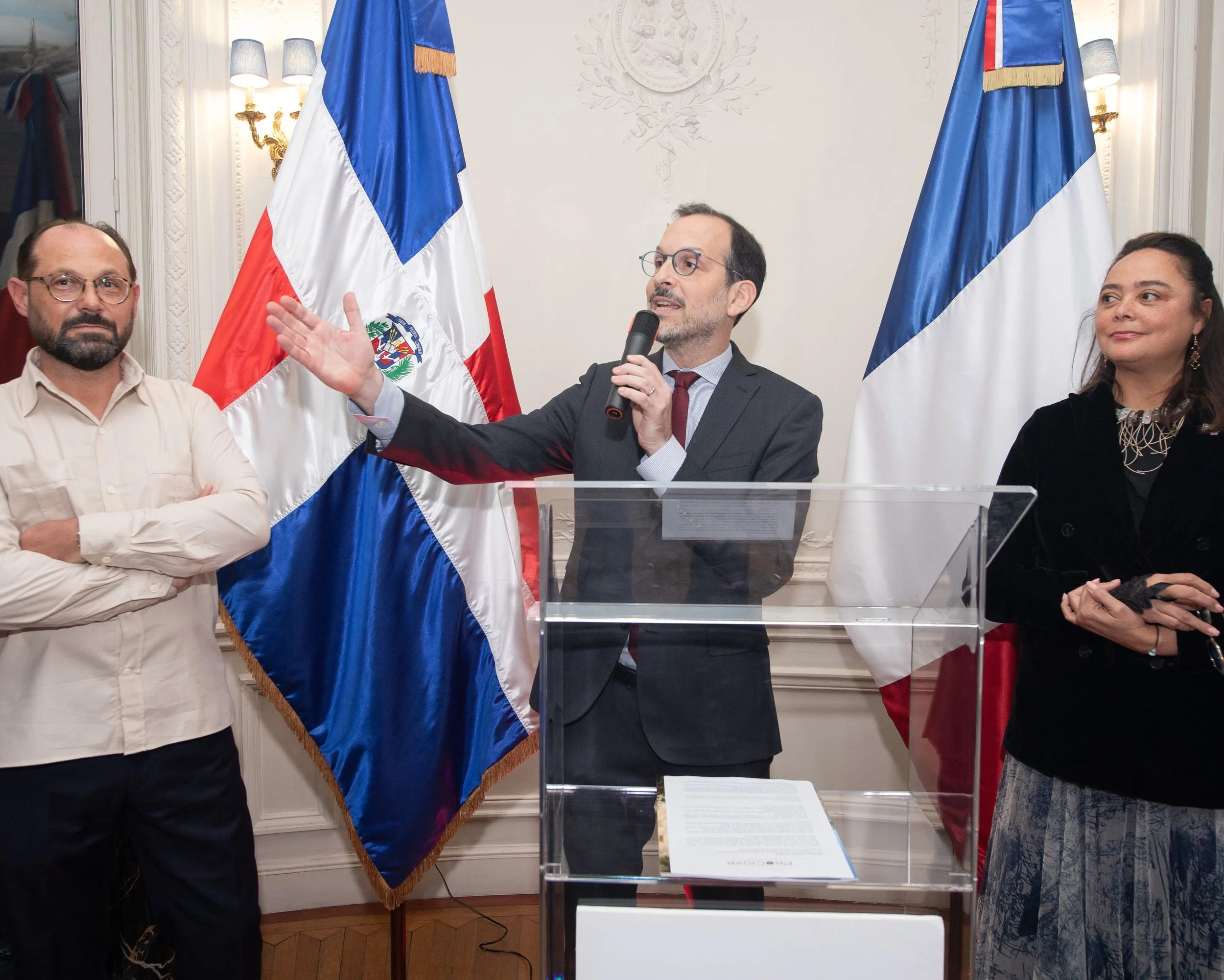 🇩🇴🇫🇷 &iexcl;Cerramos con &eacute;xito la primera Semana Dominicana en Francia!

Una celebraci&oacute;n de nuestra cultura, tradiciones y los lazos que nos unen. ✨

🇫🇷 Une premi&egrave;re &eacute;dition r&eacute;ussie, c&eacute;l&eacute;brant no