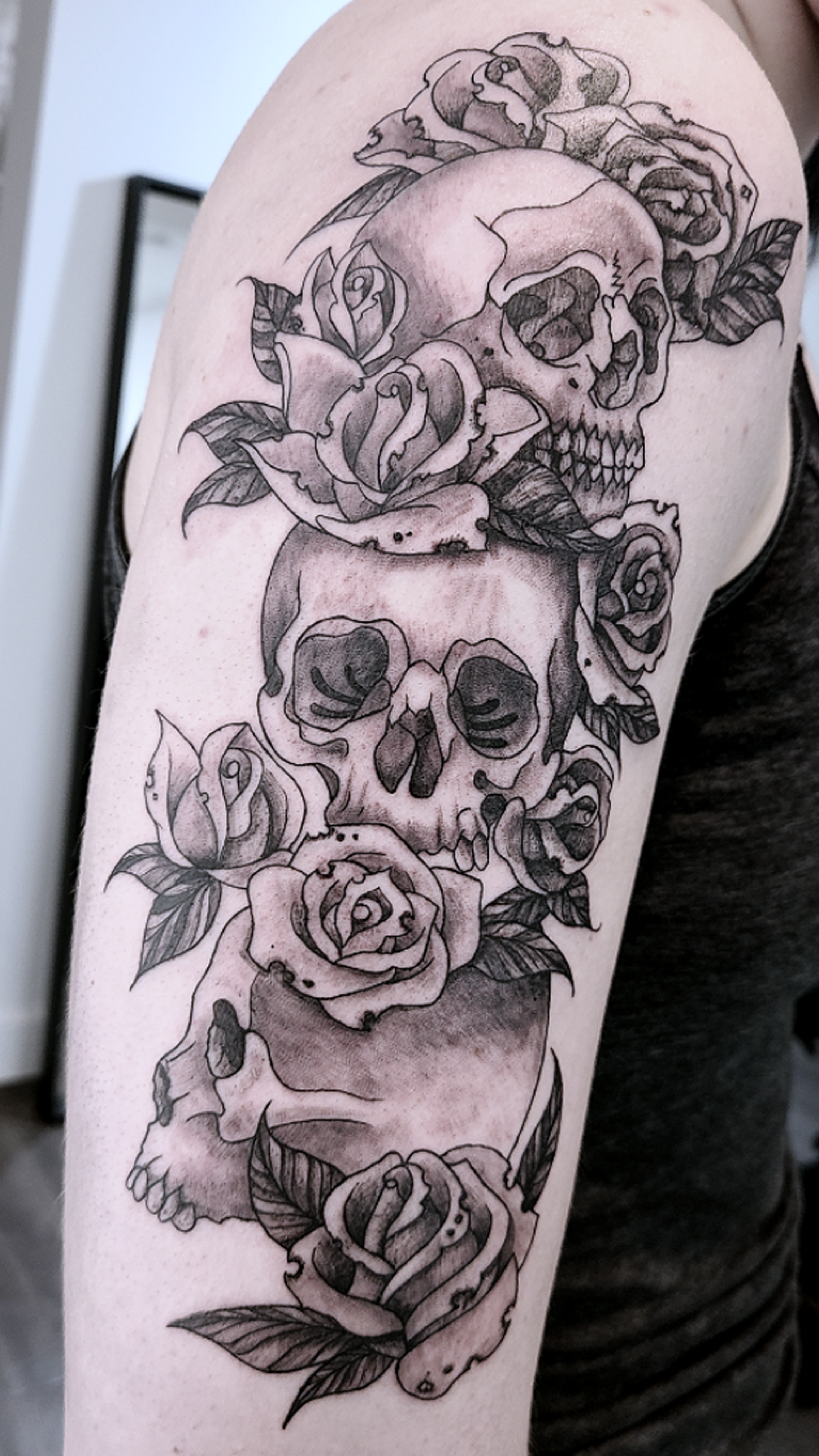 2022-12-28_BlackWork_SkullsRoses_Vertical.png