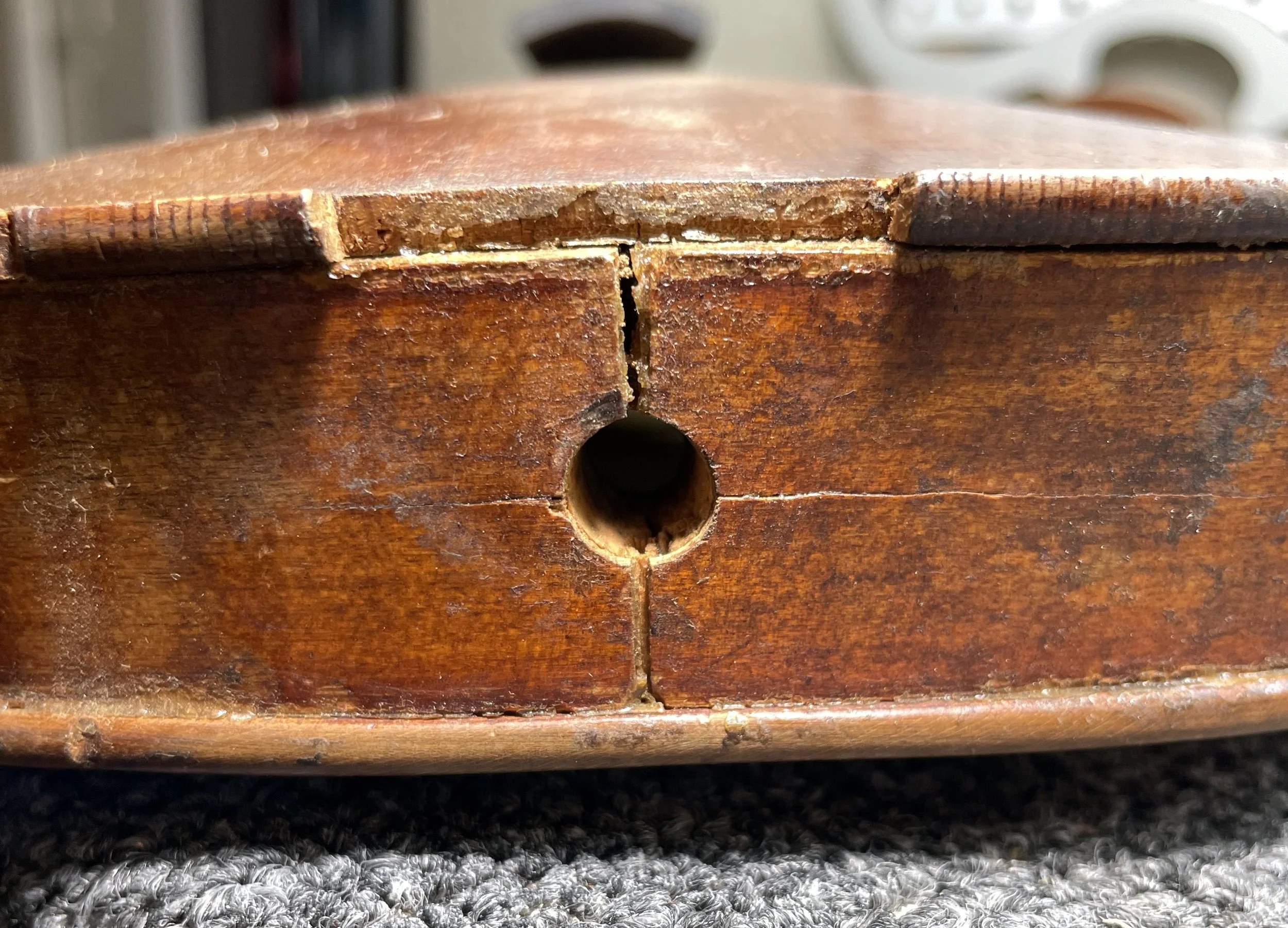 Damaged ribs and missing saddle