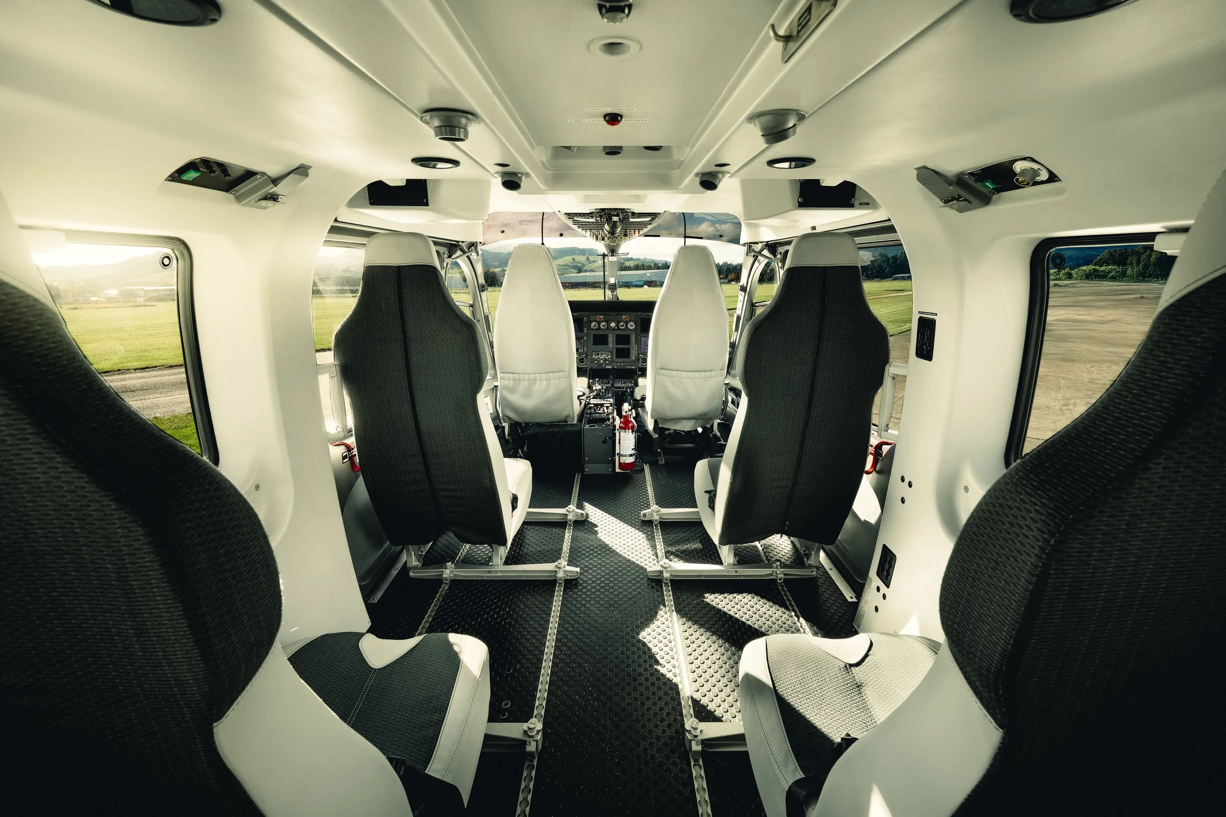 HOAirbusEC145INT_26_05_Redpoint_04.JPG