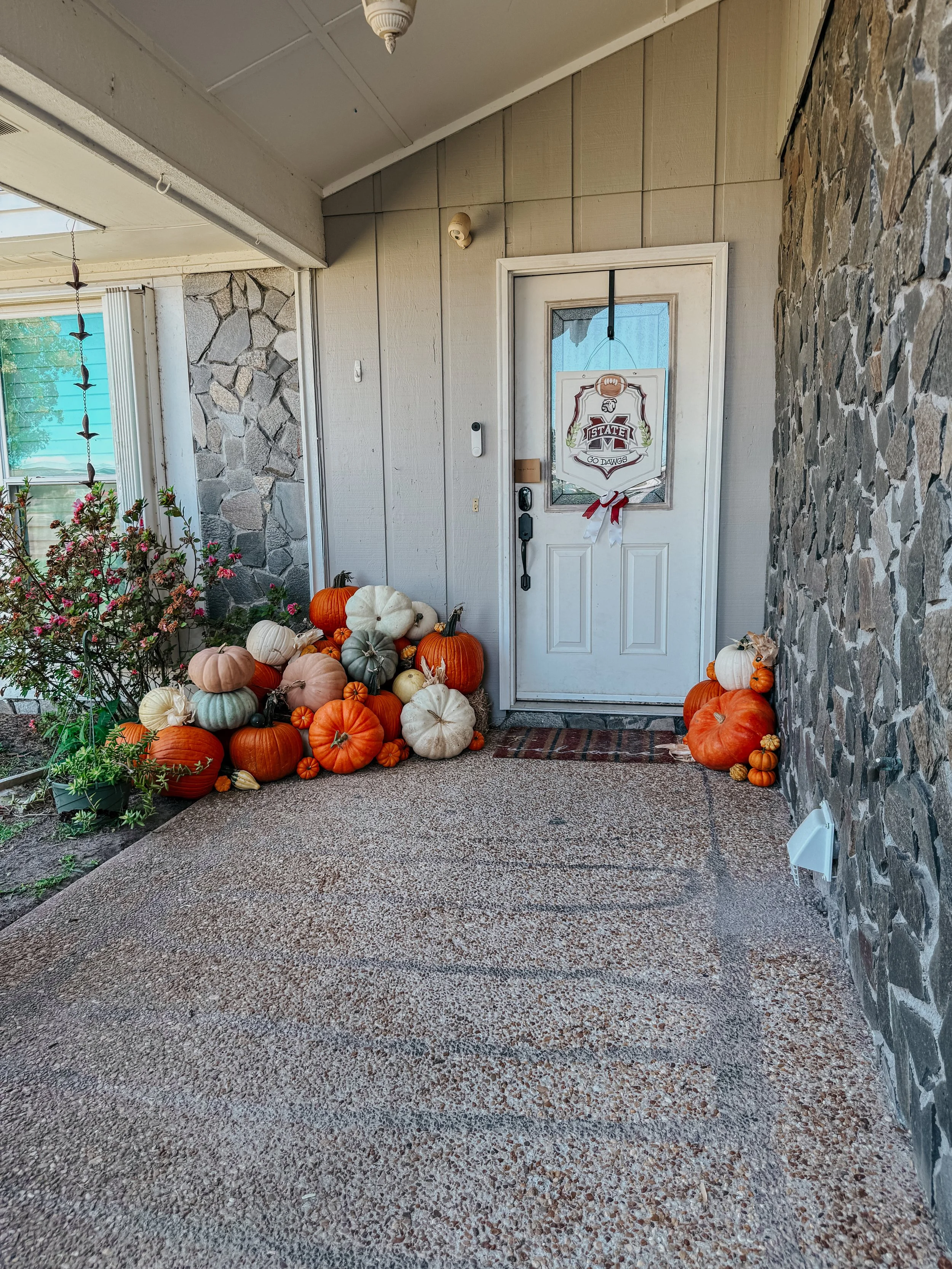 HPC Porch Pumpkins 2026 Season-29.jpg