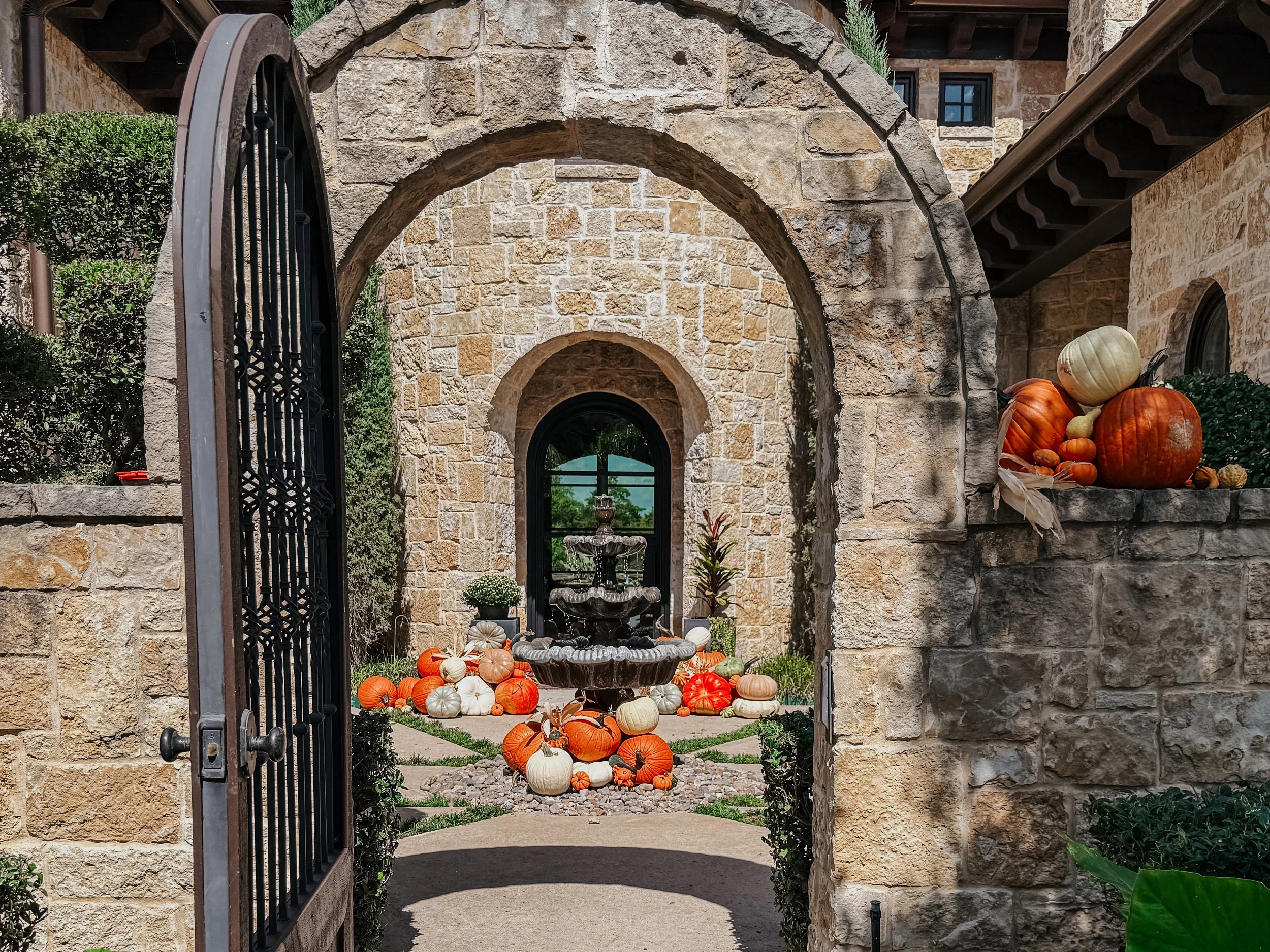 HPC Porch Pumpkins Dallas Royal Deluxe Package.jpg