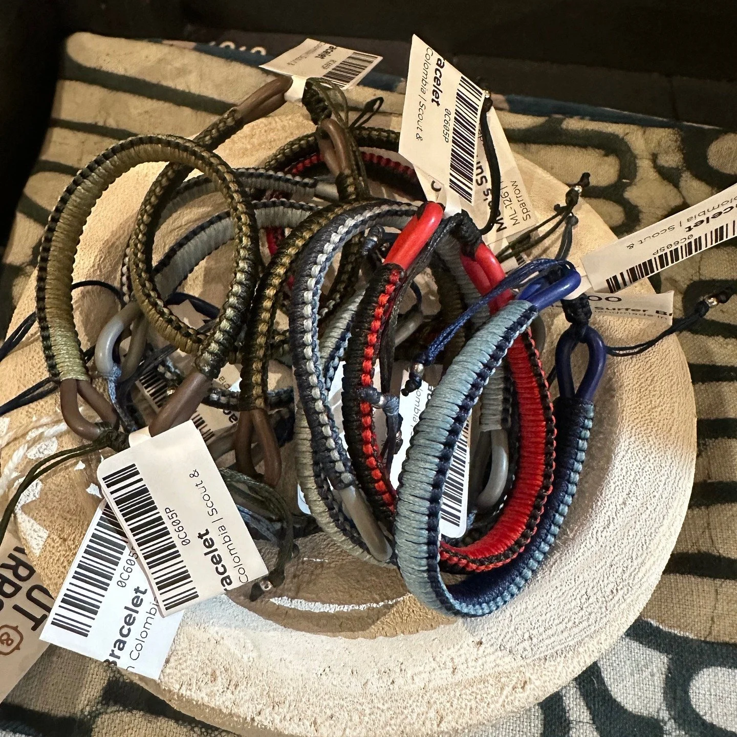 For the guy who keeps it laid-back but still knows how to style it. These handmade surfer bracelets are giving effortless cool, woven, rugged, and ready for wherever the day takes you.
Stack 'em, gift 'em, wear 'em every day.
#ScoutAndSparrow #MensSt