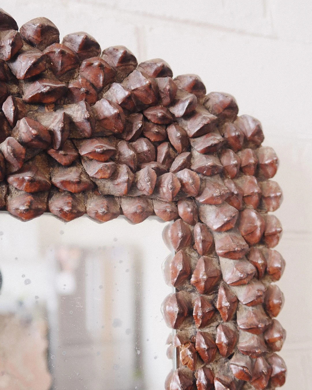 pinecone-frame-mirror-detail-3.jpg