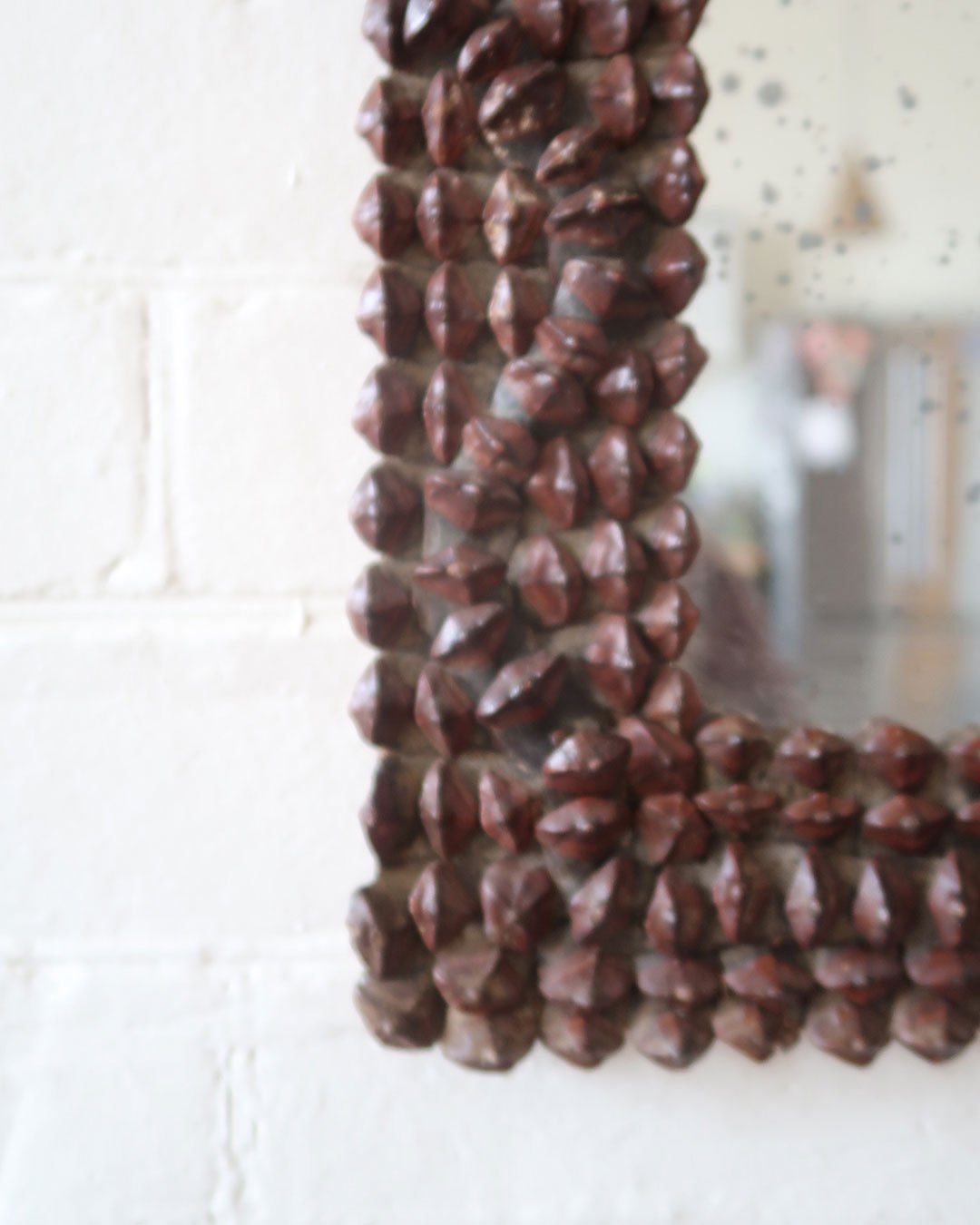 pinecone-frame-mirror-detail-4.jpg