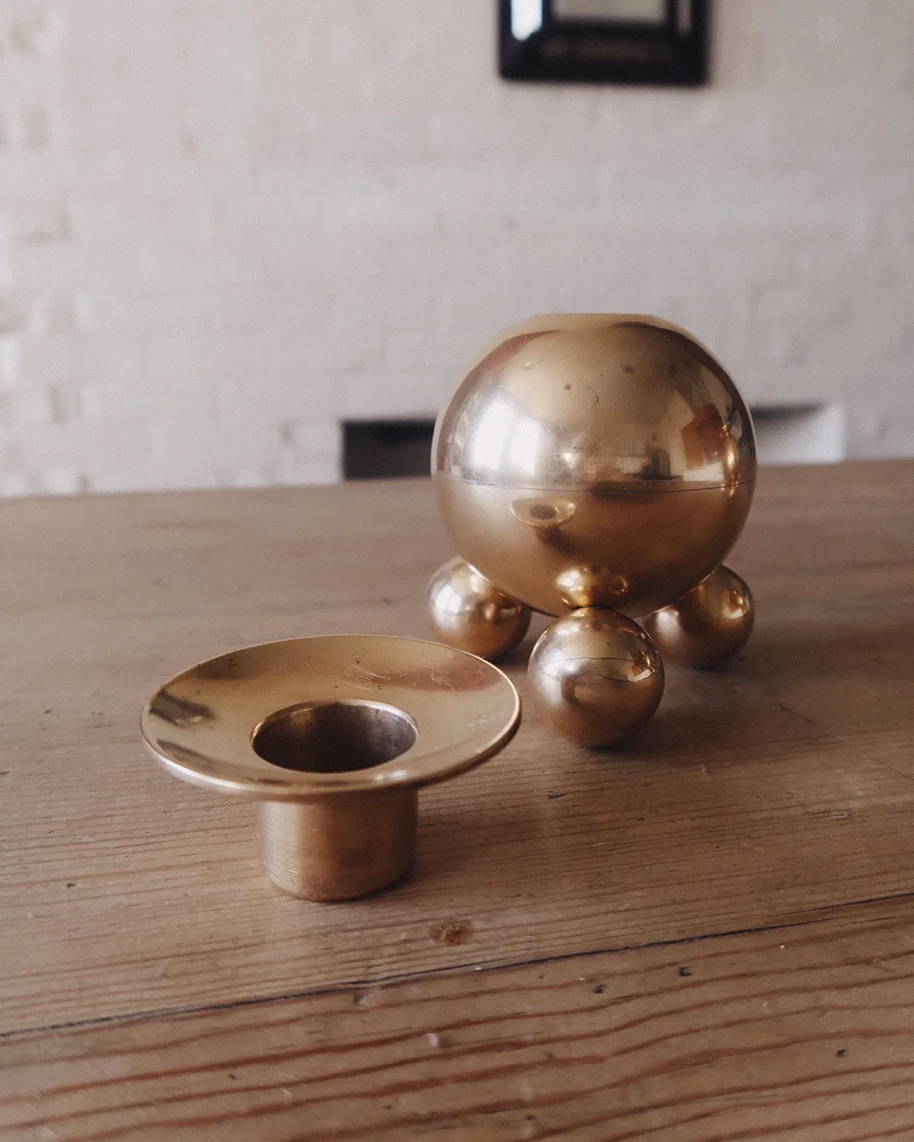 gusums-bruk-spherical-brass-candlestick-holders-pair-8.webp