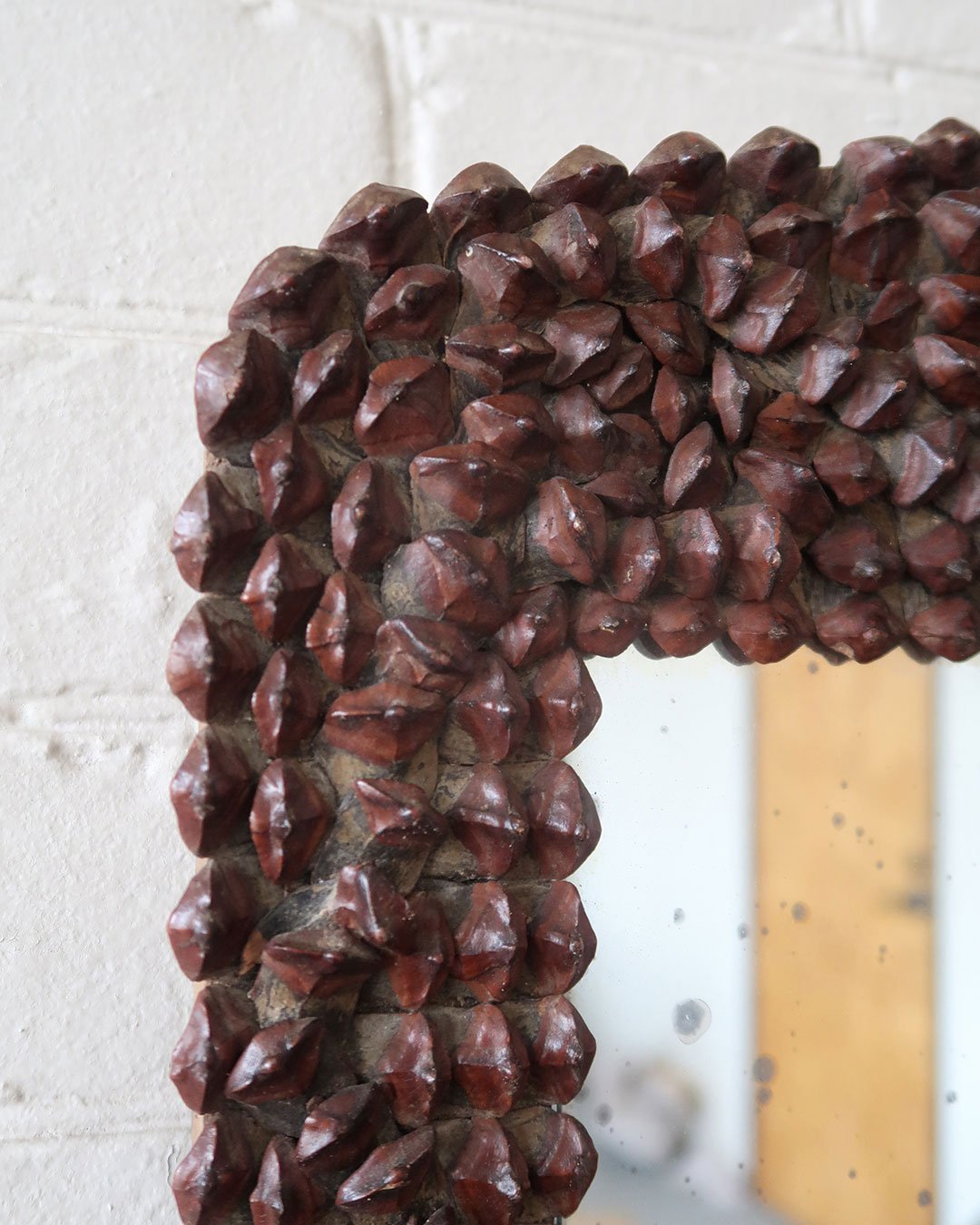 pinecone-frame-mirror-detail-5.jpg
