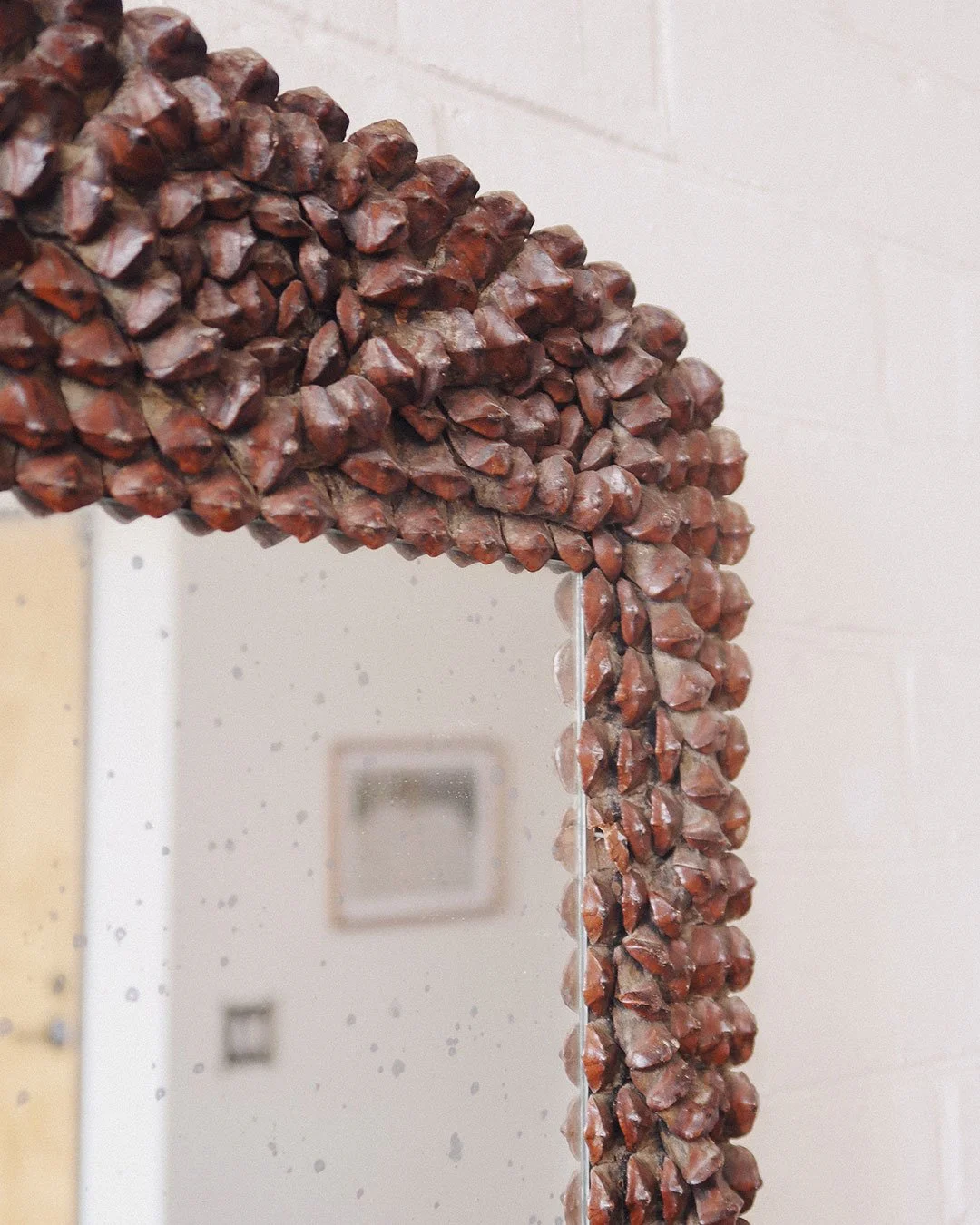 pinecone-frame-mirror-detail-1.jpg