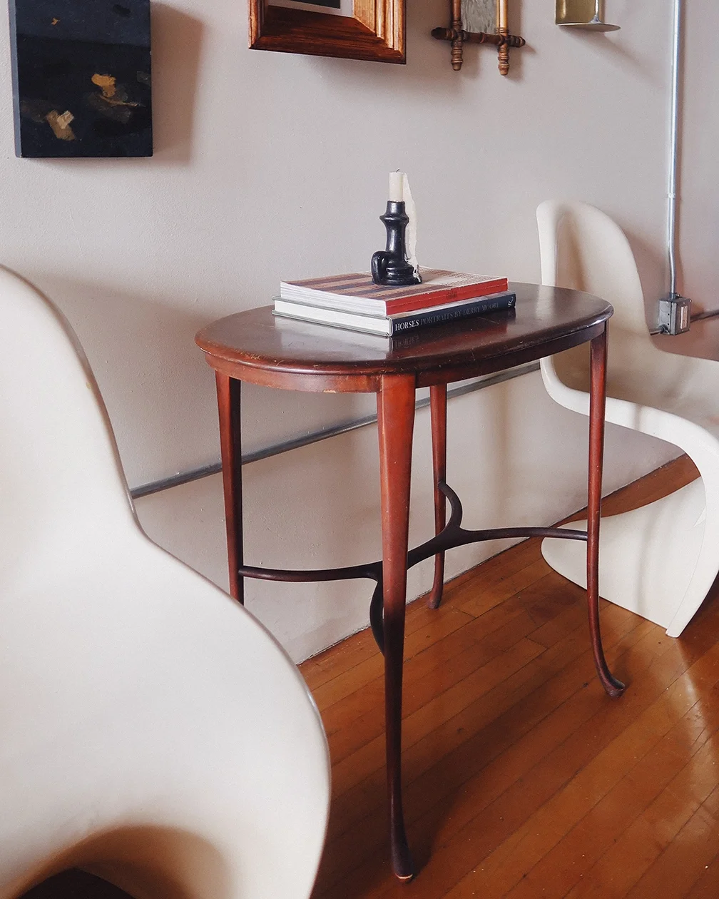 1930s Queen Anne Mahogany Oval Side Table