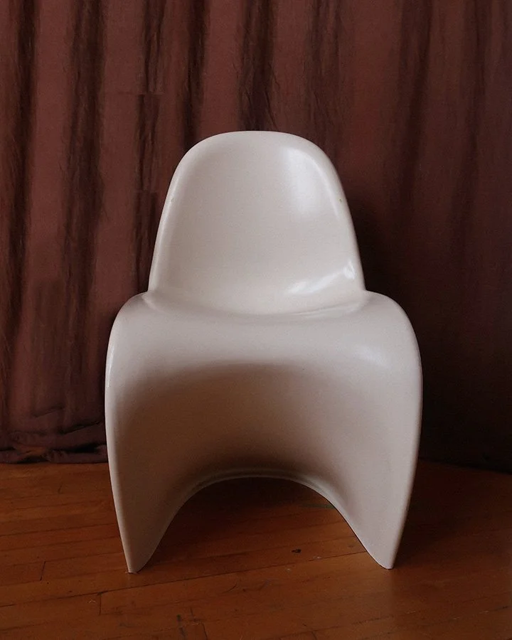thegarage_panton_style_molded_plastic_chair_white_single-1.jpg