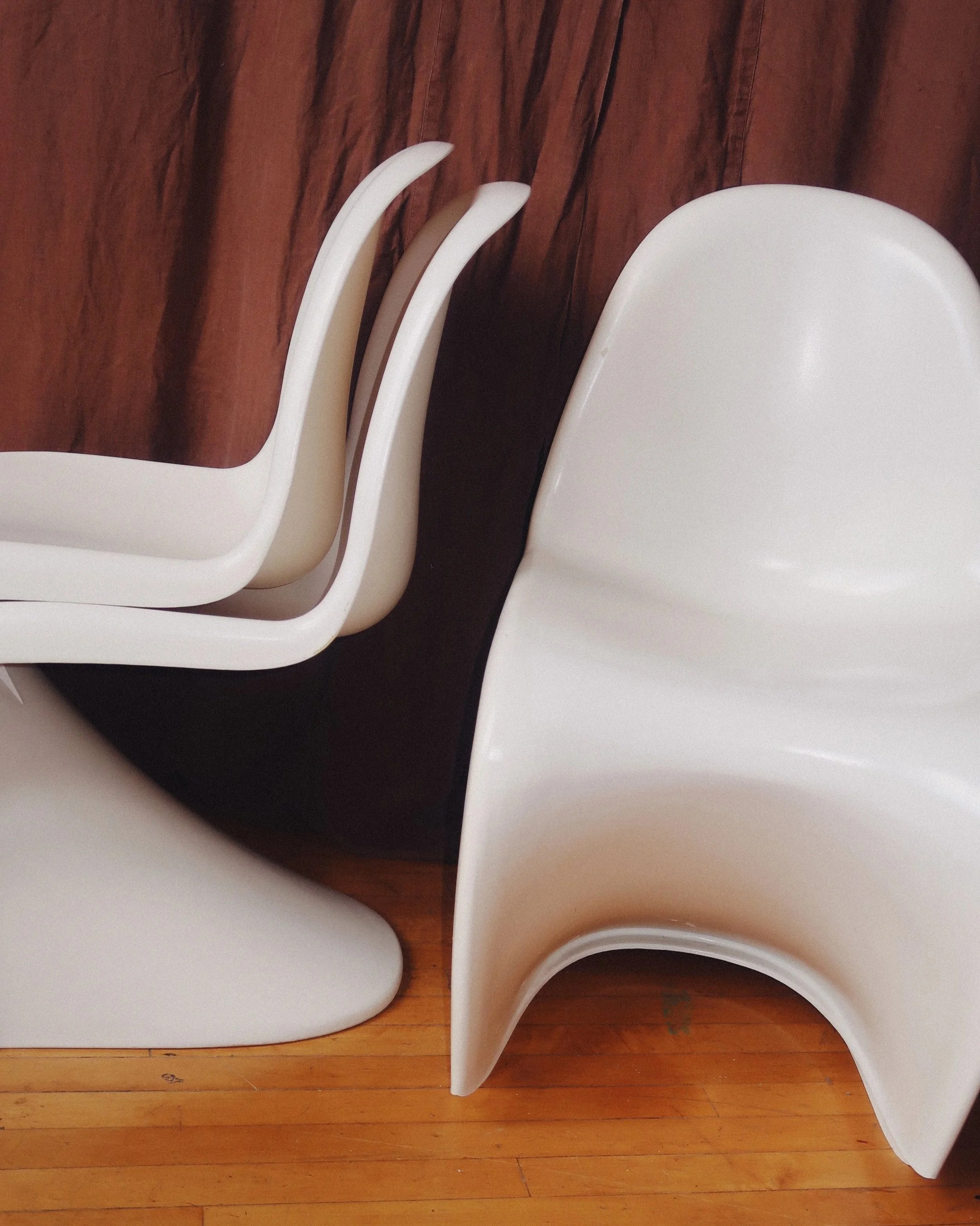 thegarage_panton_style_molded_plastic_chair_white_6.jpg