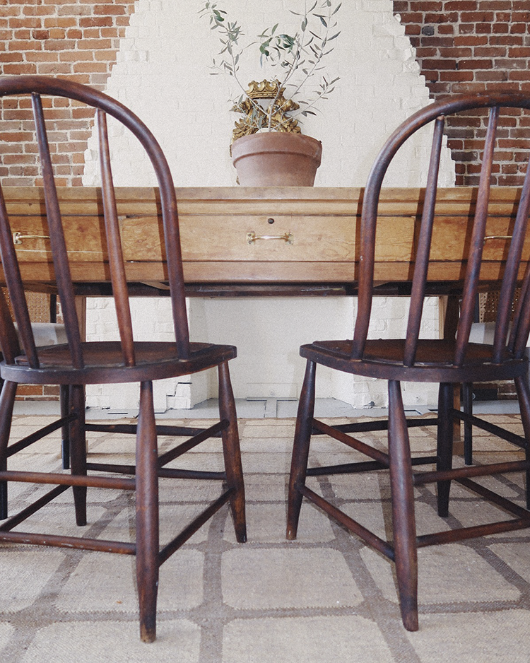 thegarage_vintage_windsor_farmhouse_chair_detail4.png