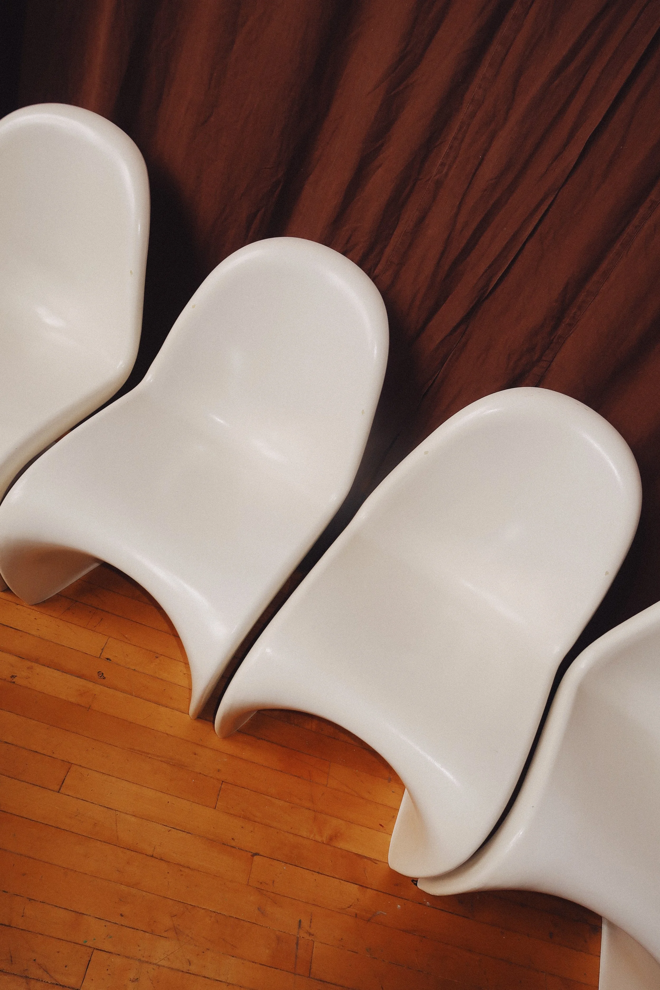 thegarage_panton_style_molded_plastic_chair_white_4.jpeg