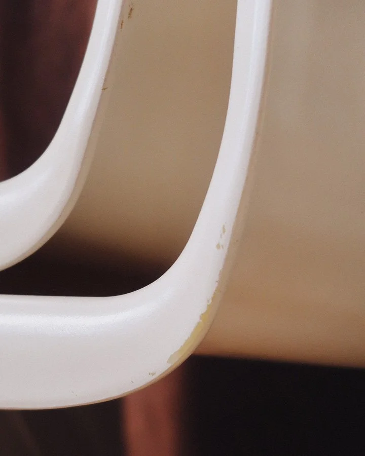 thegarage_panton_style_molded_plastic_chair_white_12.jpg