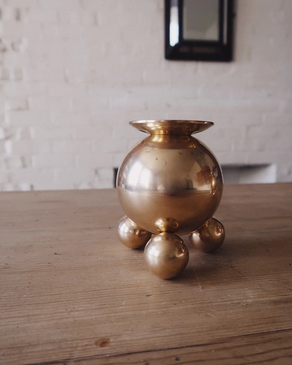 gusums-bruk-spherical-brass-candlestick-holders-pair-7.webp