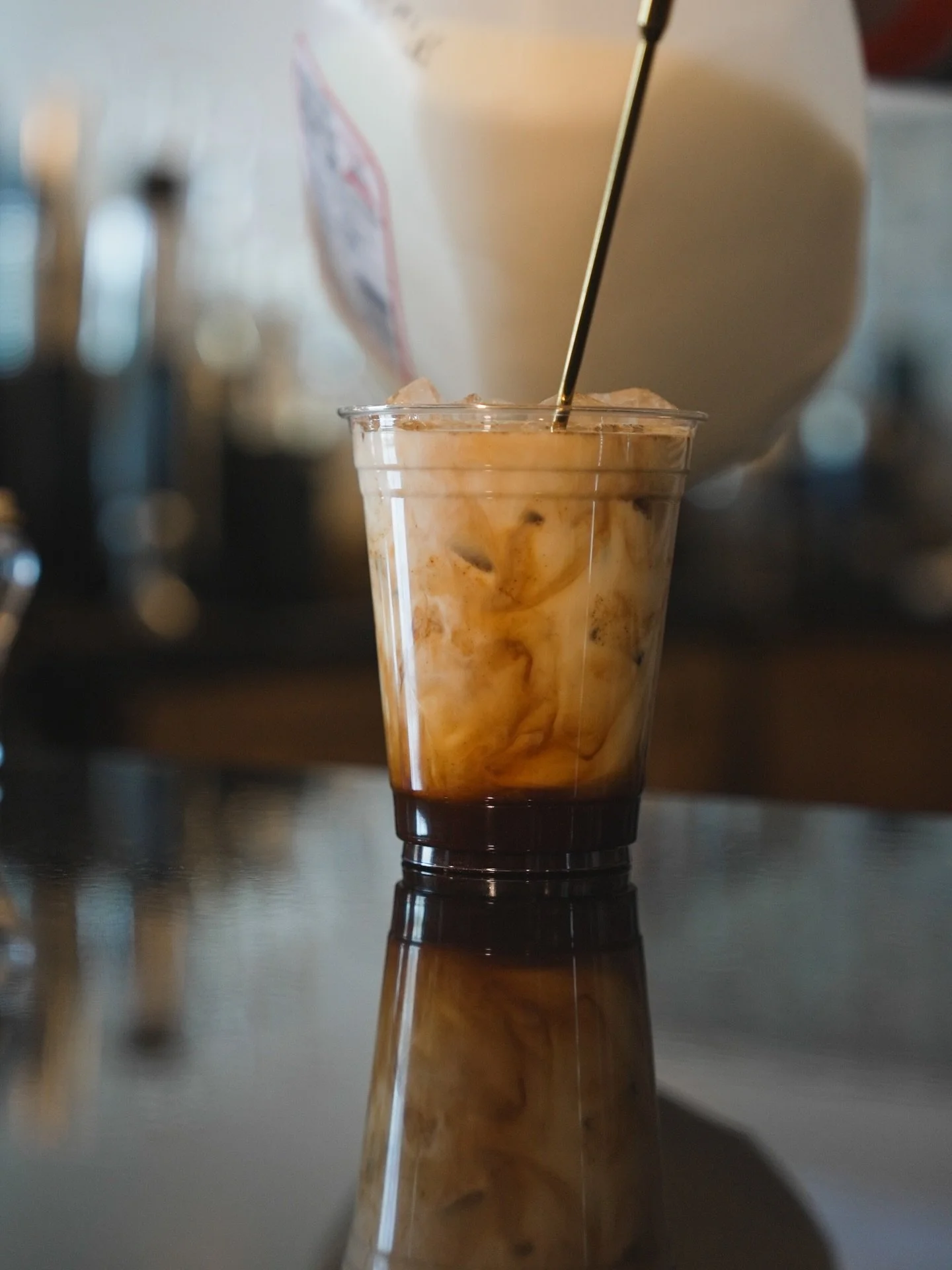 Spring called&hellip; this is what it tastes like🧋💐
Velveteen Rabbit + Jersey S&rsquo;hmore
Either way, its the perfect start to your Saturday morning.