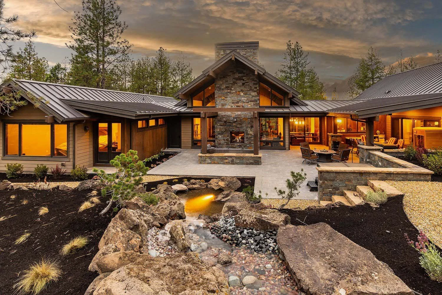 As experienced builders of luxury custom homes in Central Oregon, Pacwest Builders masterfully designed this unique residence at Skyline Ranch - Imbler. This home, designed by Spencer Williams, highlights its striking modern architecture, including i