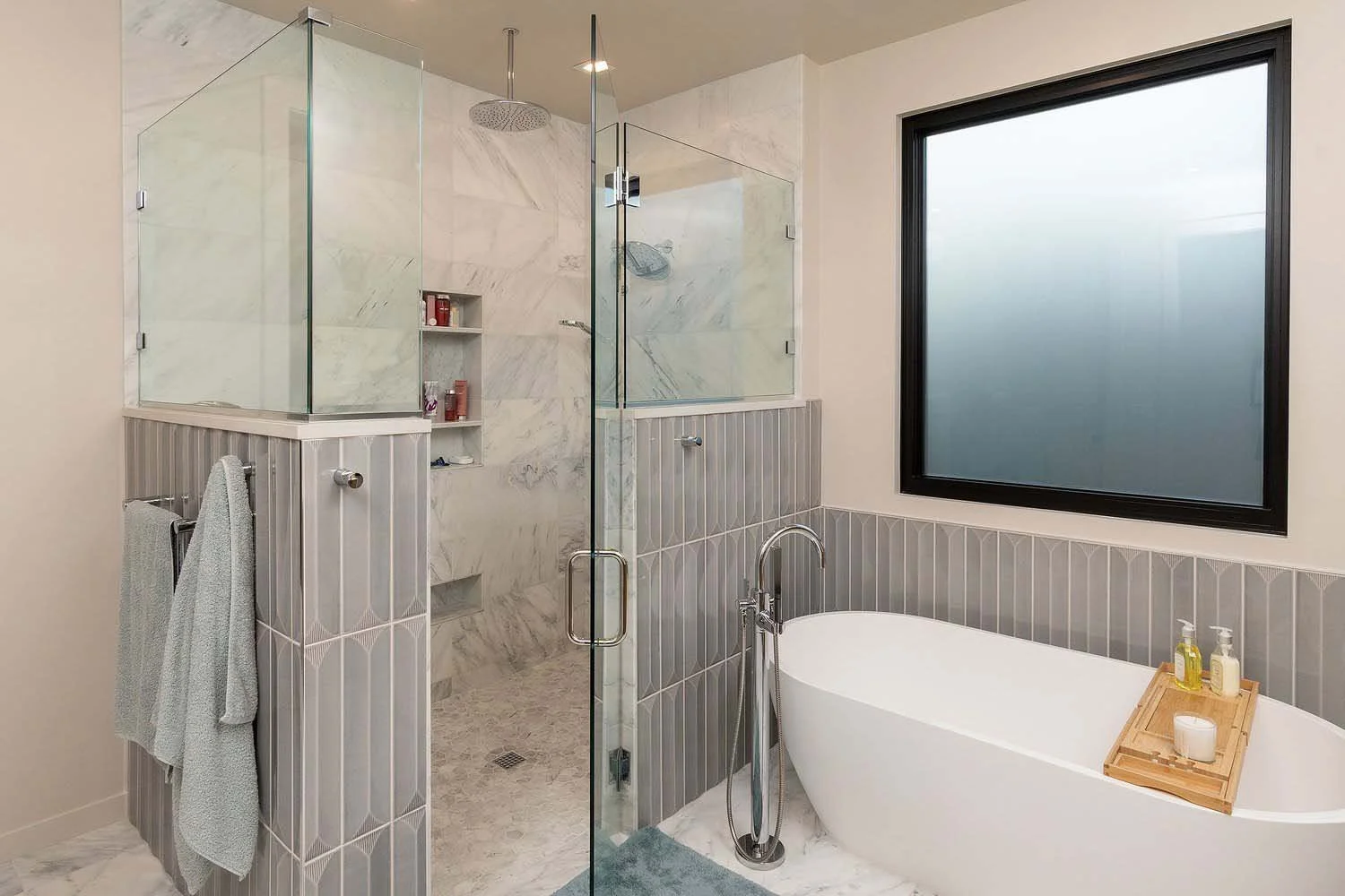 As experienced builders of luxury custom homes in Central Oregon, Pacwest Builders crafted this unique bathroom at Tetherow - Hardin Martin Court. The space, with interiors by Kate Dardin, is designed to be a spa-like retreat, with a beautiful freest