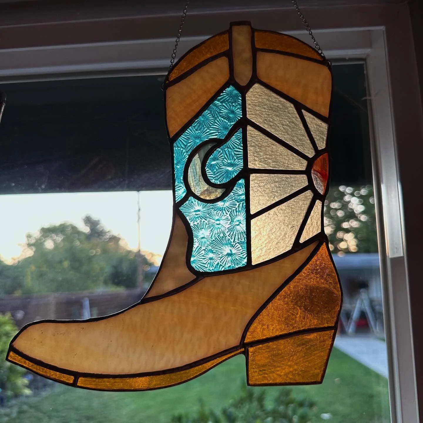 Sunrise and Sunset 🌅 ♥️ #boots #country #stainedglass