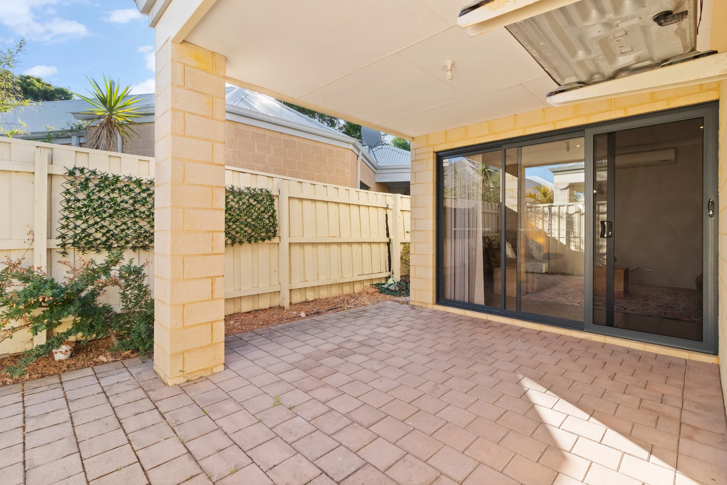 21- 19_26 Churchill HiR.jpg