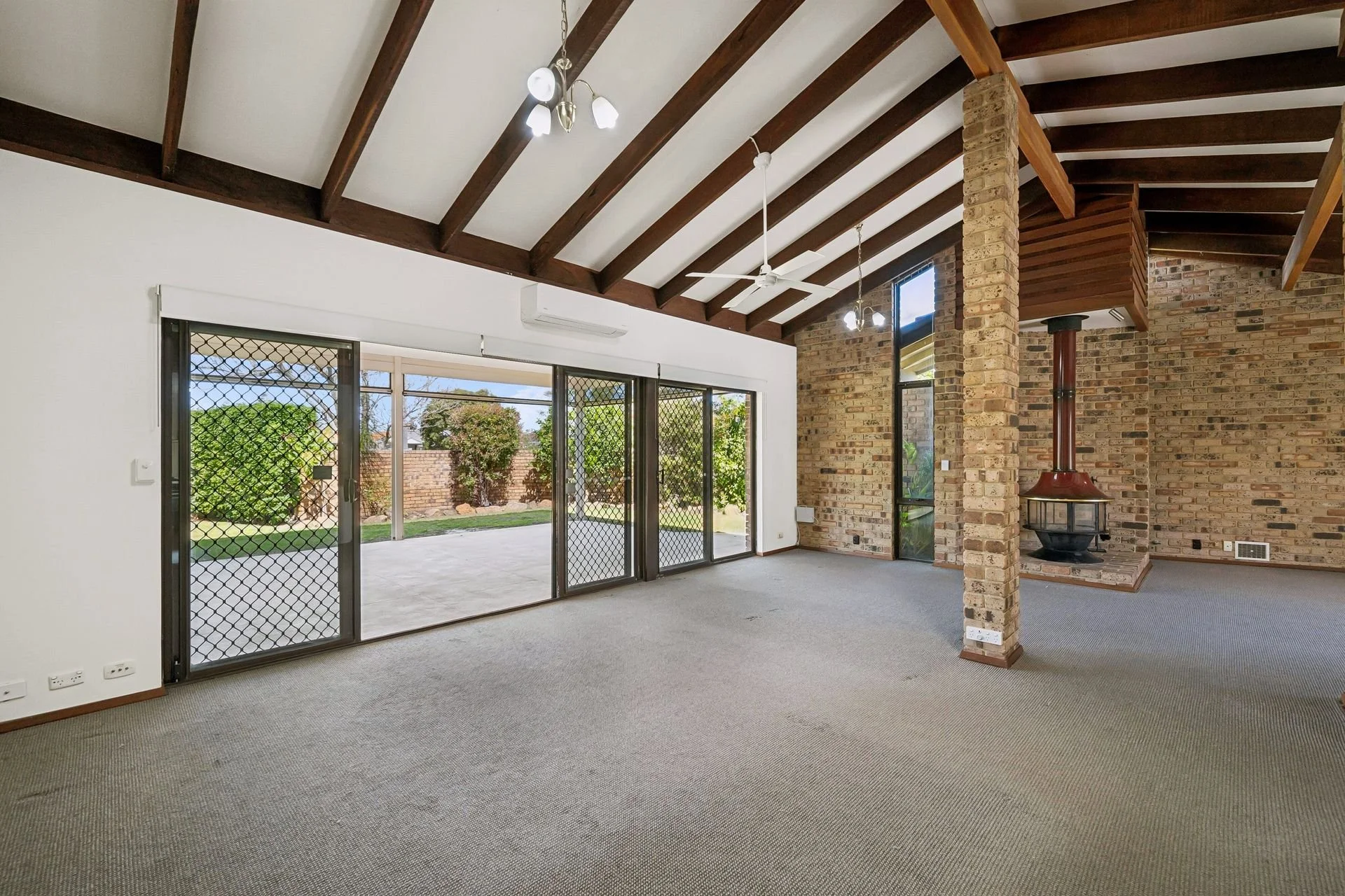 5_1 58 Congdon Way, Booragoon 05.jpg